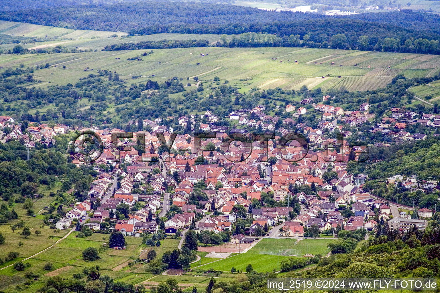 Vue aérienne de Du sud-ouest à Birkenfeld dans le département Bade-Wurtemberg, Allemagne