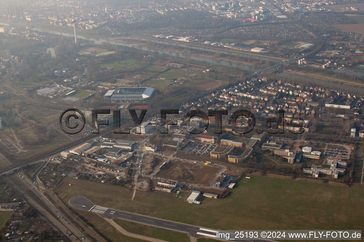 Vue aérienne de Projet EASTSITE de BAU Bauträgergesellschaft mbH à le quartier Neuostheim in Mannheim dans le département Bade-Wurtemberg, Allemagne