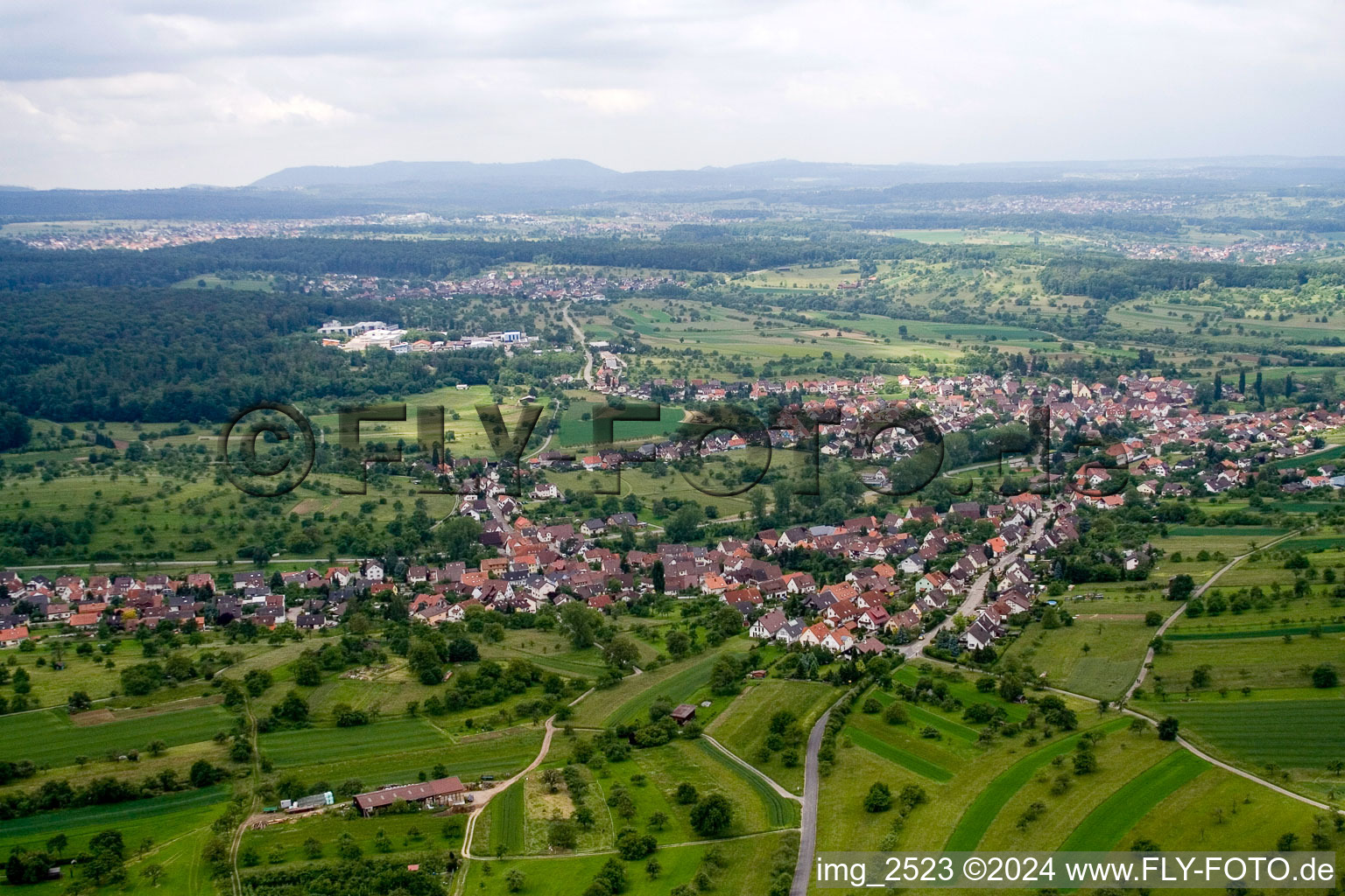 Vue oblique de Quartier Obernhausen in Birkenfeld dans le département Bade-Wurtemberg, Allemagne