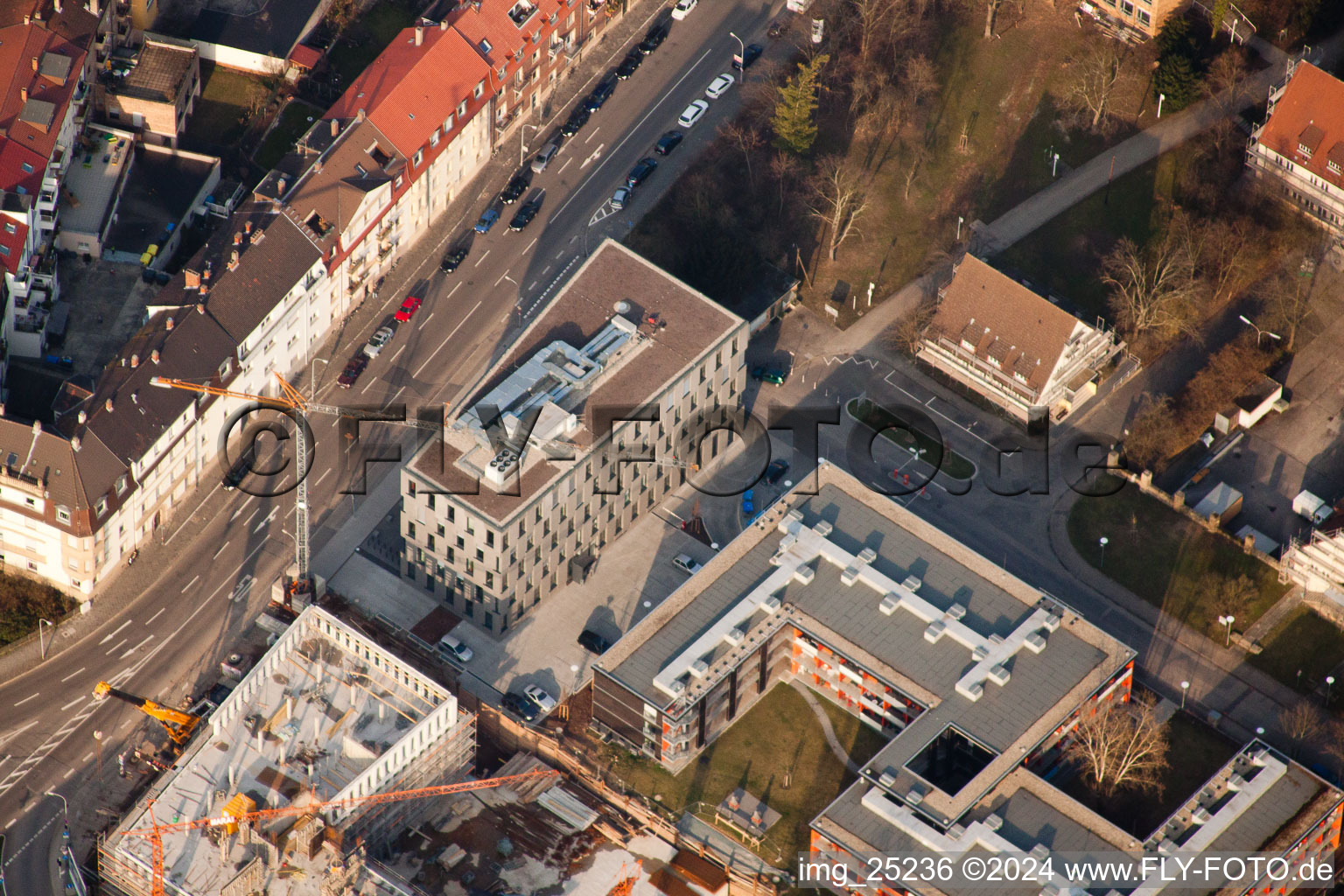 Vue oblique de Seckenheimer Landstr. à le quartier Neuostheim in Mannheim dans le département Bade-Wurtemberg, Allemagne