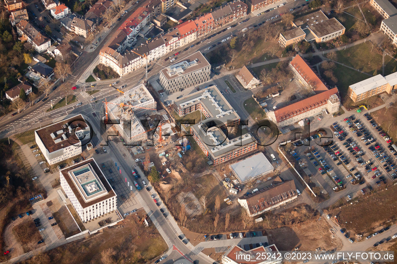 Photographie aérienne de Bague Konrad Zuse à le quartier Neuostheim in Mannheim dans le département Bade-Wurtemberg, Allemagne