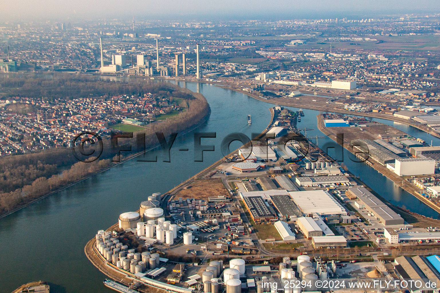 Vue d'oiseau de Rheinauhafen à le quartier Rheinau in Mannheim dans le département Bade-Wurtemberg, Allemagne