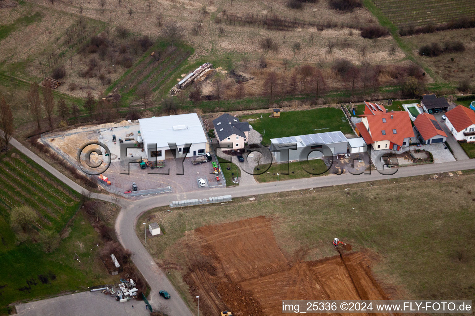 Vue oblique de À l'Ahlmühle, Deutsches Weintor eG à Ilbesheim bei Landau in der Pfalz dans le département Rhénanie-Palatinat, Allemagne