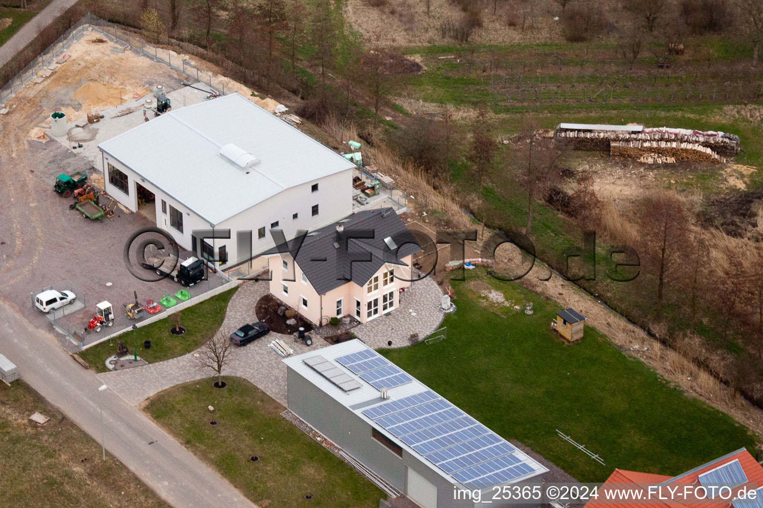 À l'Ahlmühle, Deutsches Weintor eG à Ilbesheim bei Landau in der Pfalz dans le département Rhénanie-Palatinat, Allemagne du point de vue du drone