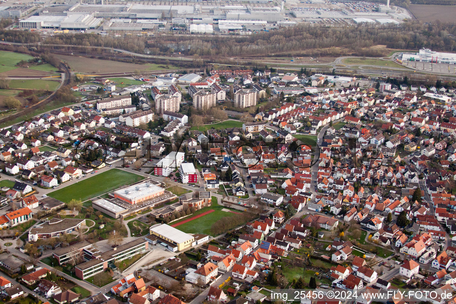 Vue oblique de Quartier Maximiliansau in Wörth am Rhein dans le département Rhénanie-Palatinat, Allemagne