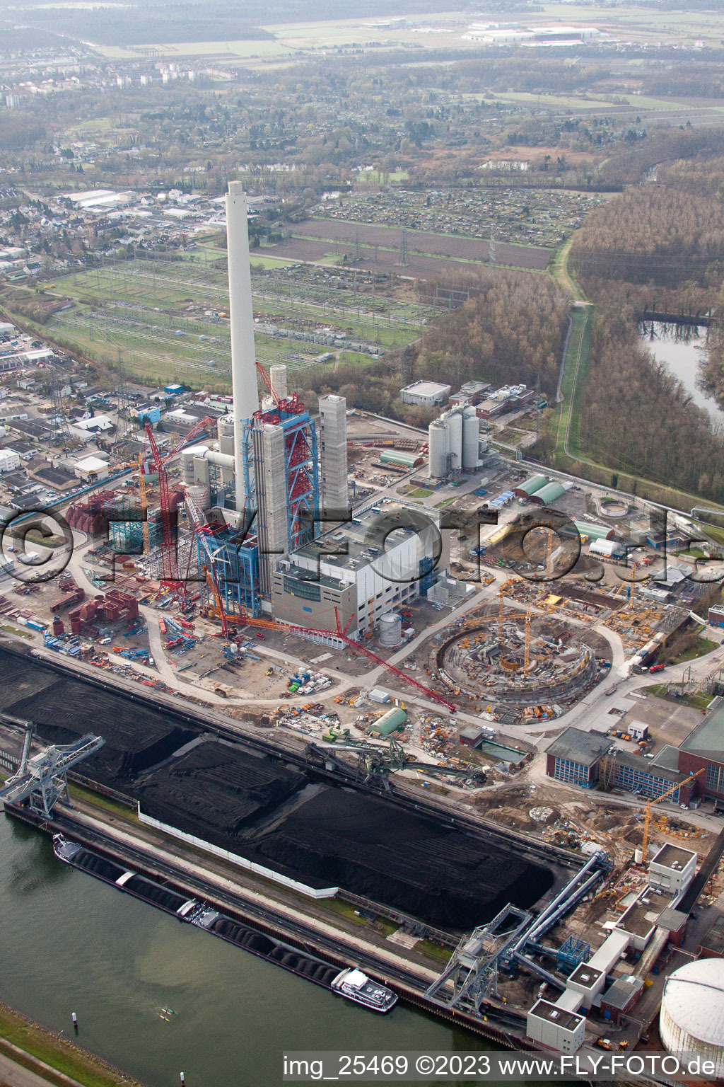 Photographie aérienne de Centrale électrique ENBW à le quartier Rheinhafen in Karlsruhe dans le département Bade-Wurtemberg, Allemagne