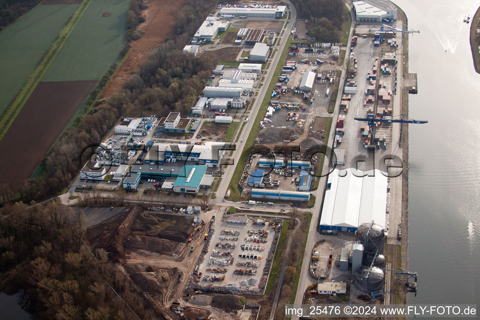 Quartier Rheinhafen in Karlsruhe dans le département Bade-Wurtemberg, Allemagne vu d'un drone