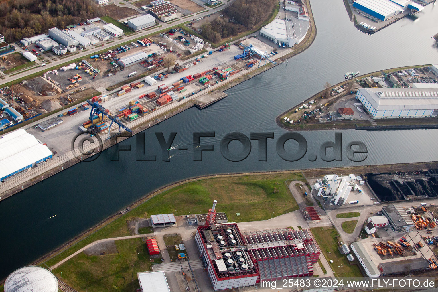 Quartier Rheinhafen in Karlsruhe dans le département Bade-Wurtemberg, Allemagne d'en haut