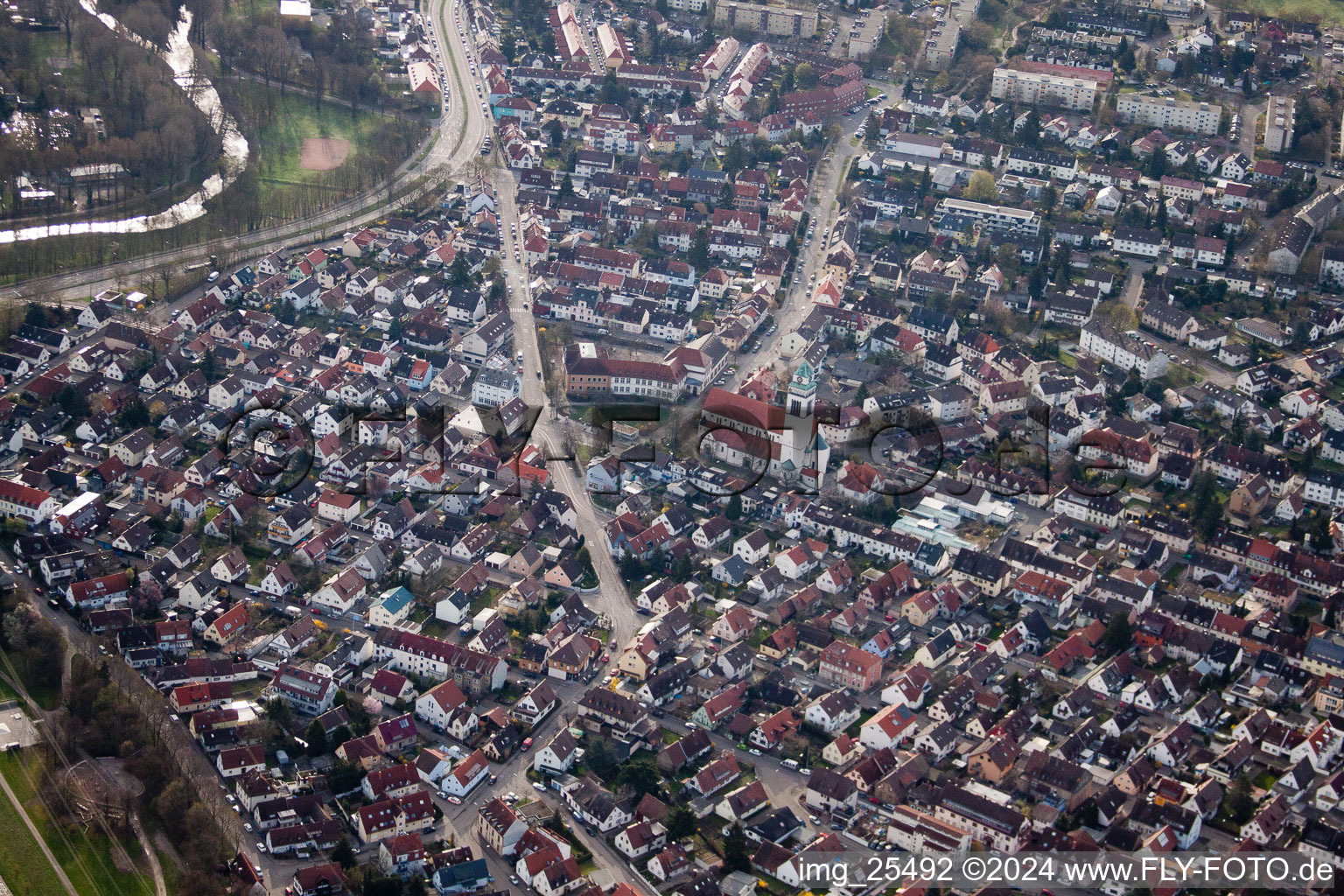 Photographie aérienne de Église du Saint-Esprit à le quartier Daxlanden in Karlsruhe dans le département Bade-Wurtemberg, Allemagne