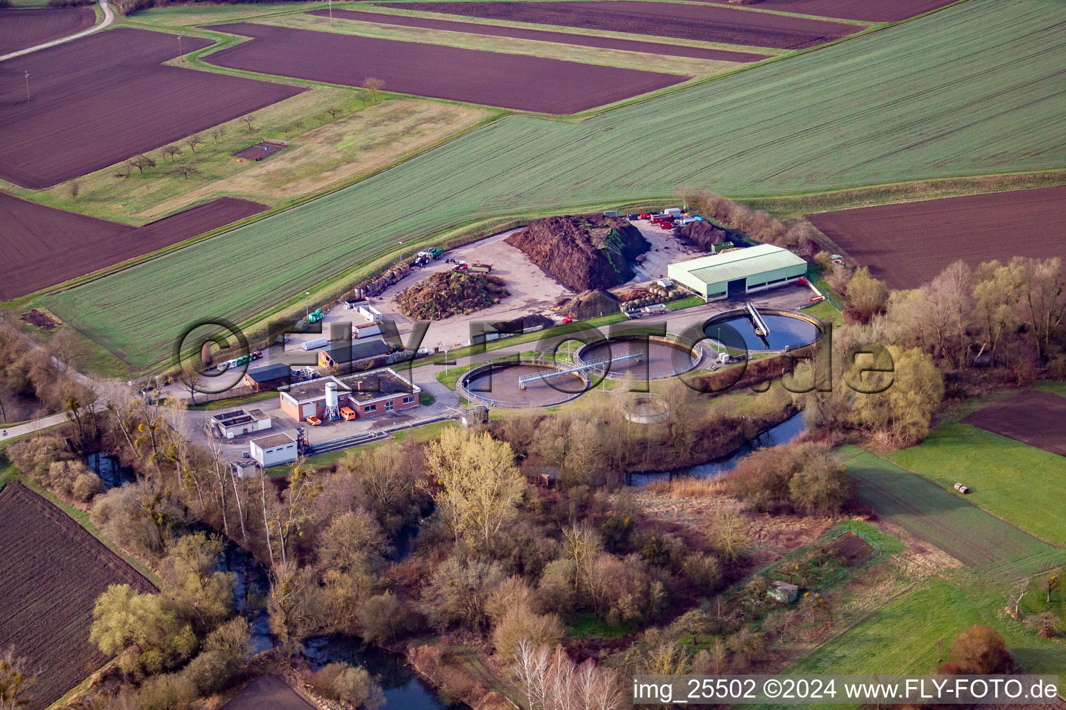 Vue aérienne de Station d'épuration et centre de recyclage Rheinstetten à le quartier Mörsch in Rheinstetten dans le département Bade-Wurtemberg, Allemagne