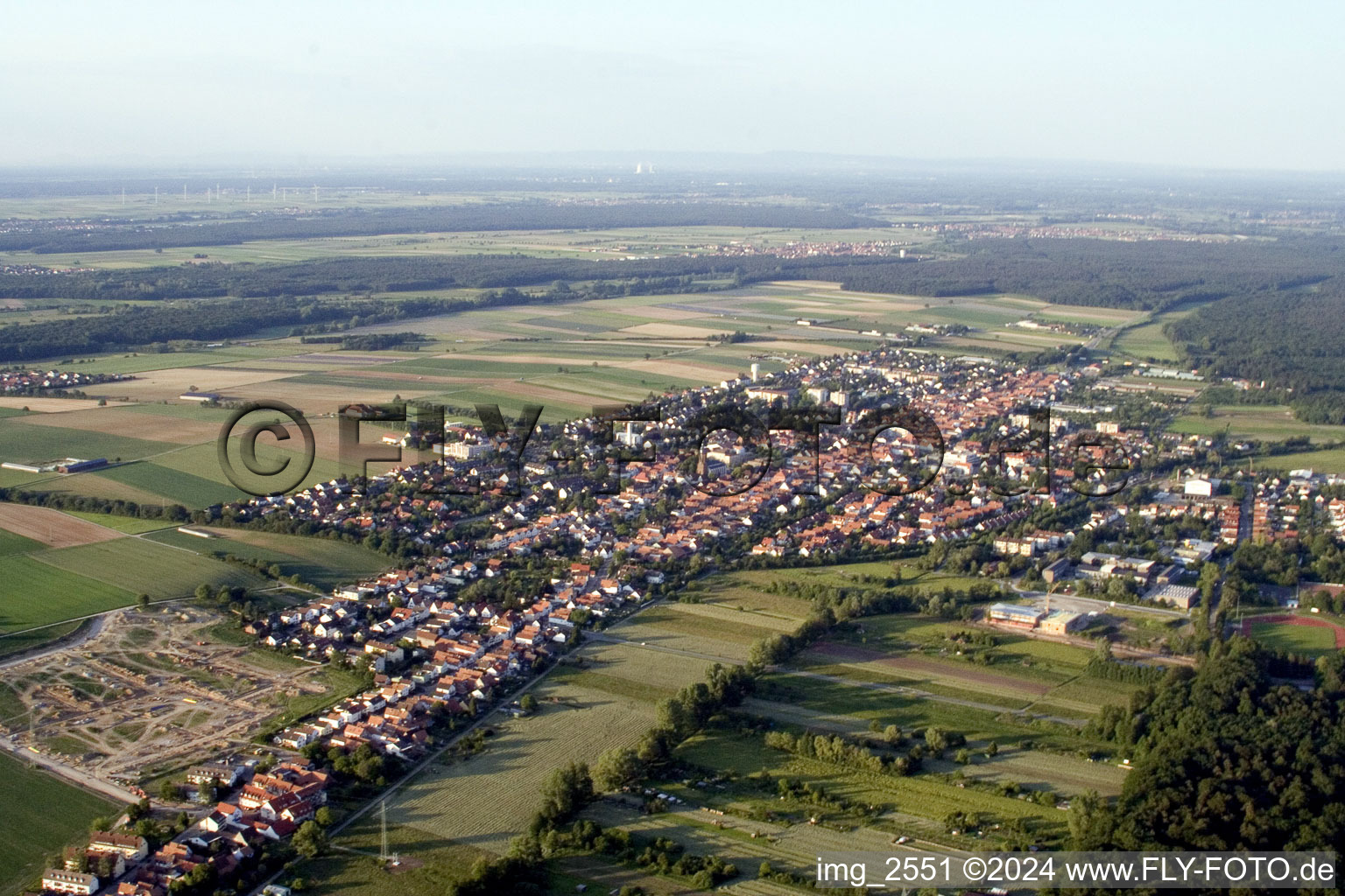 Du sud-ouest à Kandel dans le département Rhénanie-Palatinat, Allemagne depuis l'avion