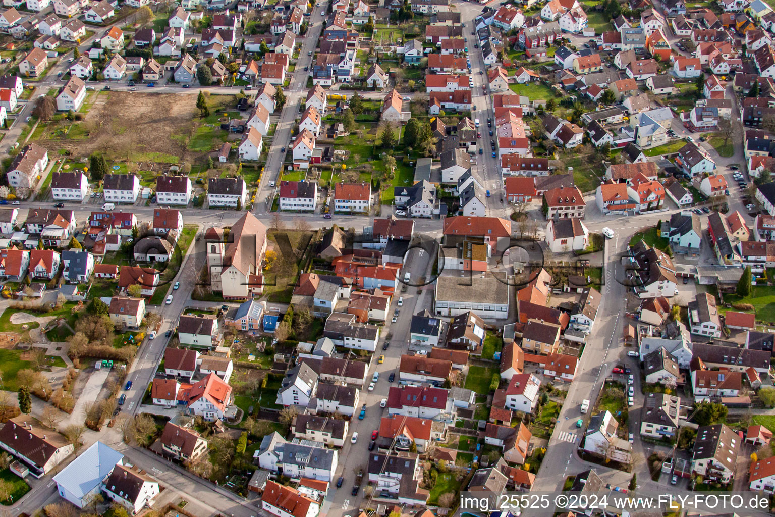 Vue aérienne de Markgrafenstr à le quartier Neuburgweier in Rheinstetten dans le département Bade-Wurtemberg, Allemagne