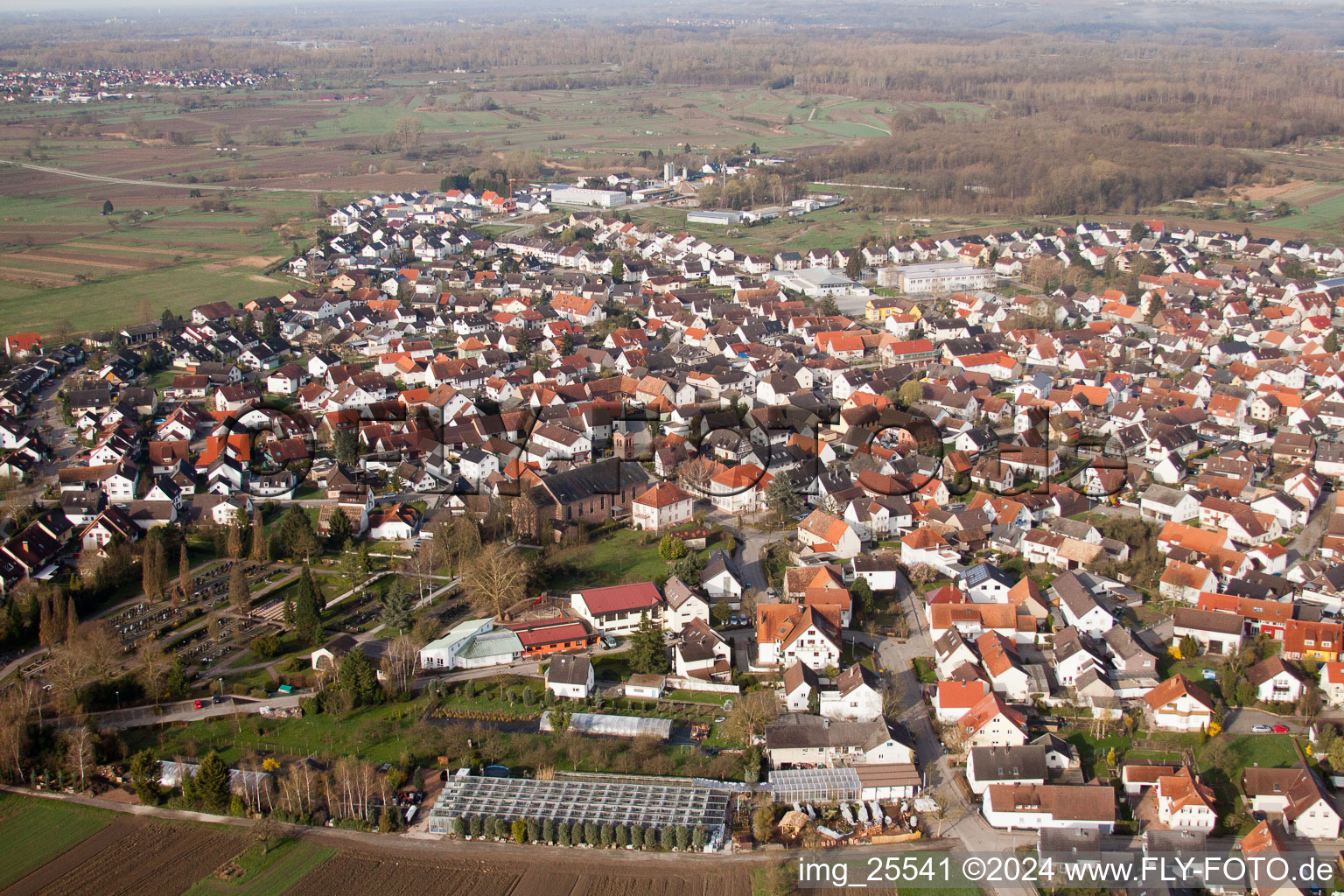 Vue aérienne de Au am Rhein dans le département Bade-Wurtemberg, Allemagne