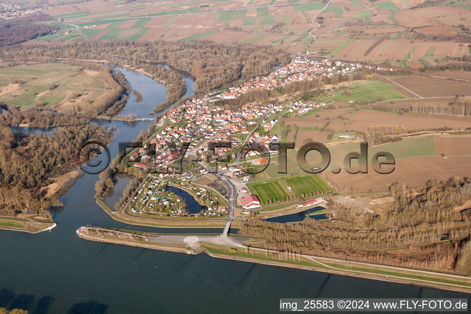 Photographie aérienne de Zones riveraines le long de l'embouchure de la Sauer à Munchhausen dans le département Bas Rhin, France