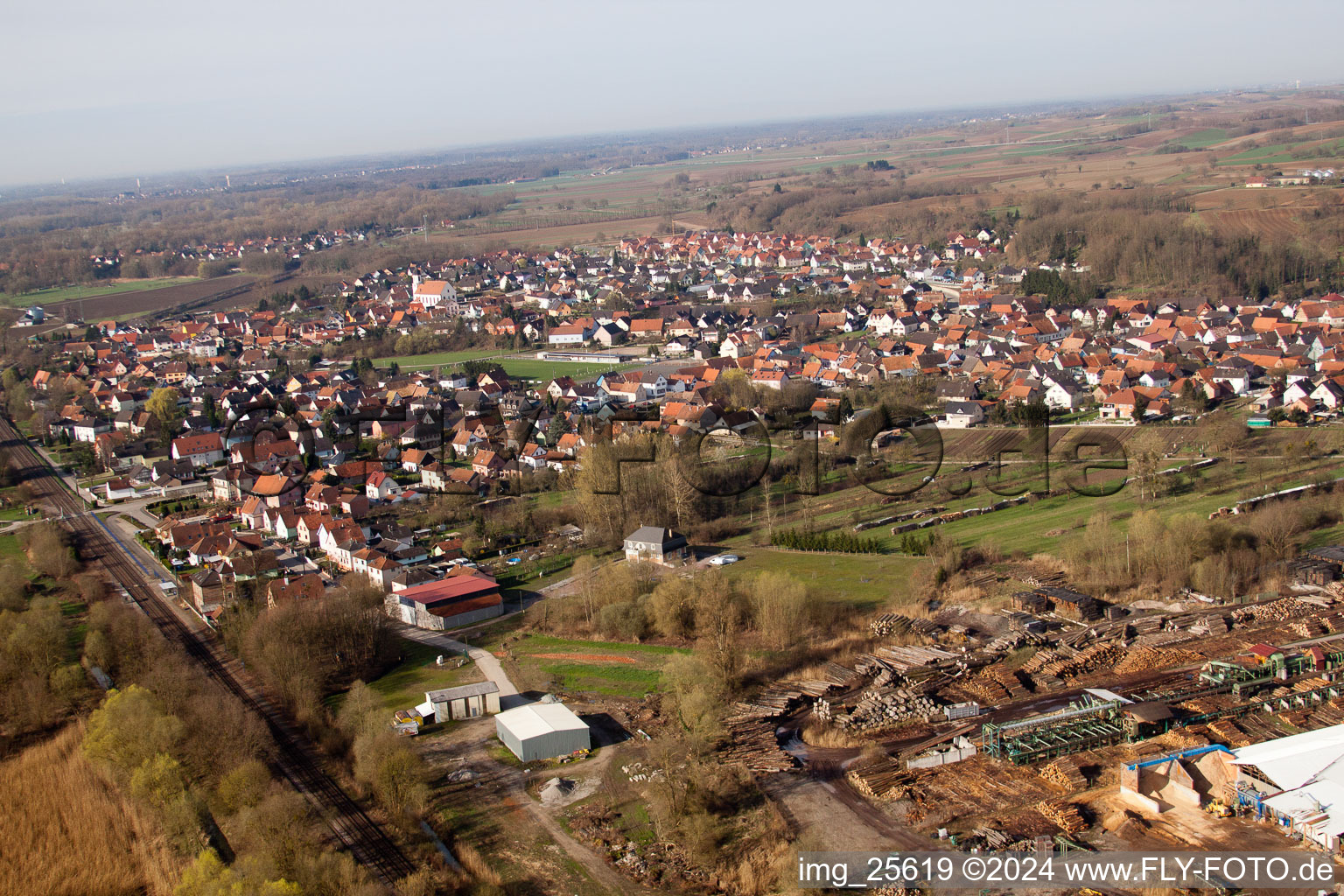 Mothern dans le département Bas Rhin, France vu d'un drone