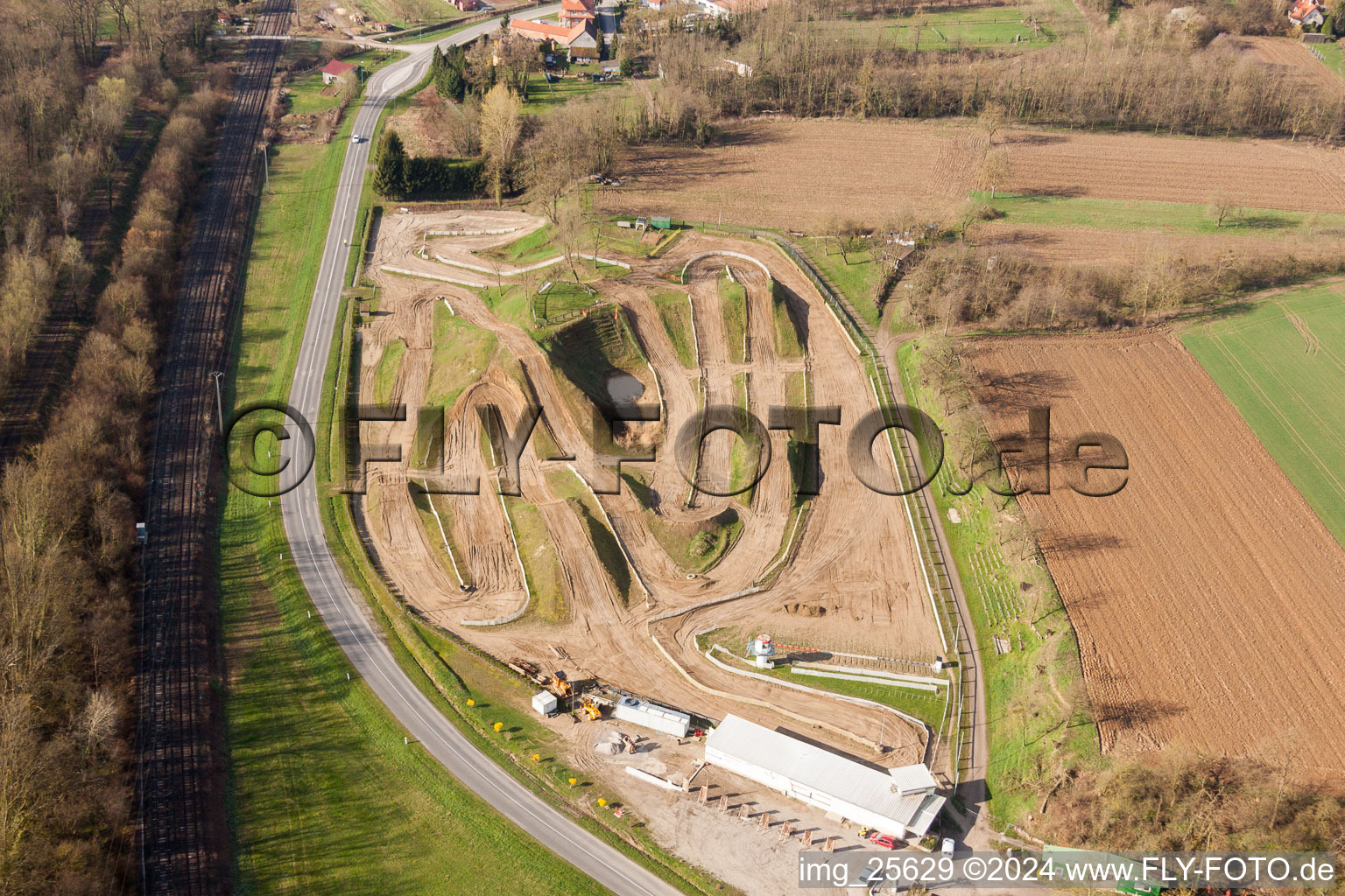 Vue aérienne de Piste de cross-country du circuit moto Moto club de Mothern à Mothern dans le département Bas Rhin, France