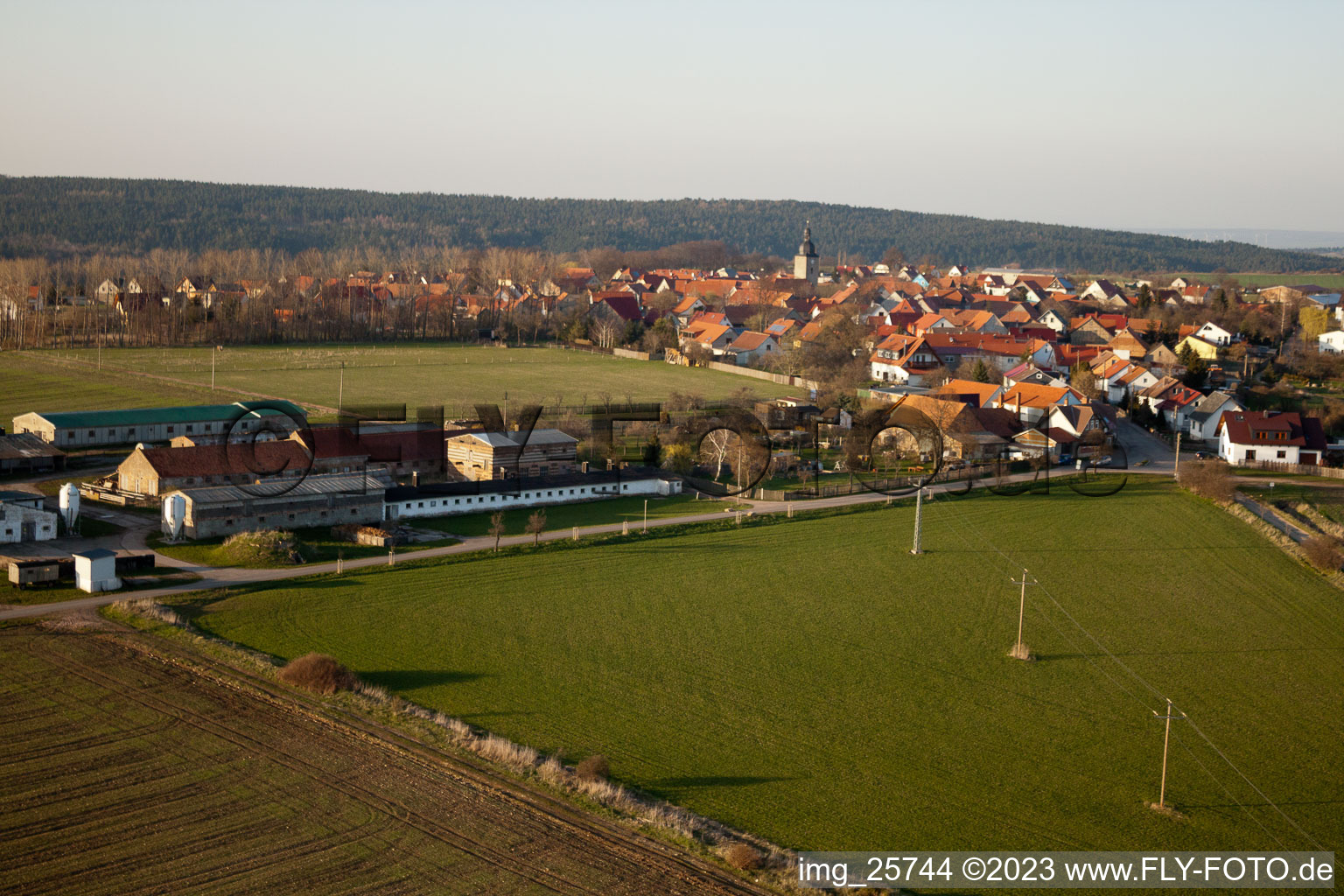 Vue aérienne de Vol cross-country vers le Wachsenburg à Gossel dans le département Thuringe, Allemagne