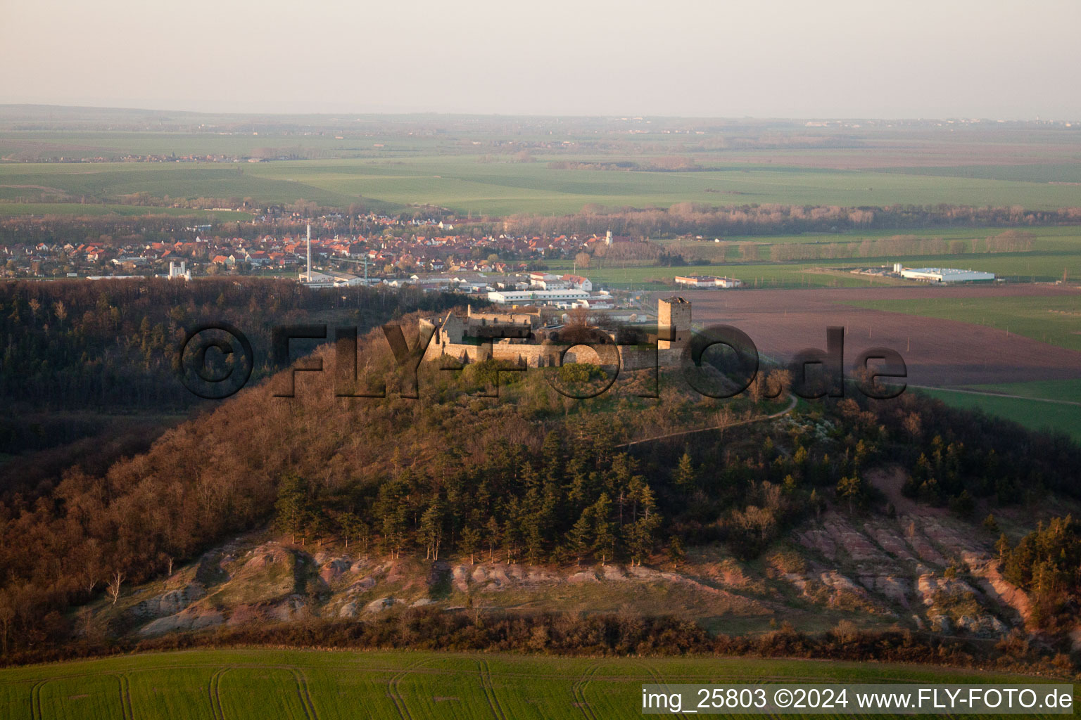 Vue aérienne de Château de Gleichen à Ringhofen dans le département Thuringe, Allemagne