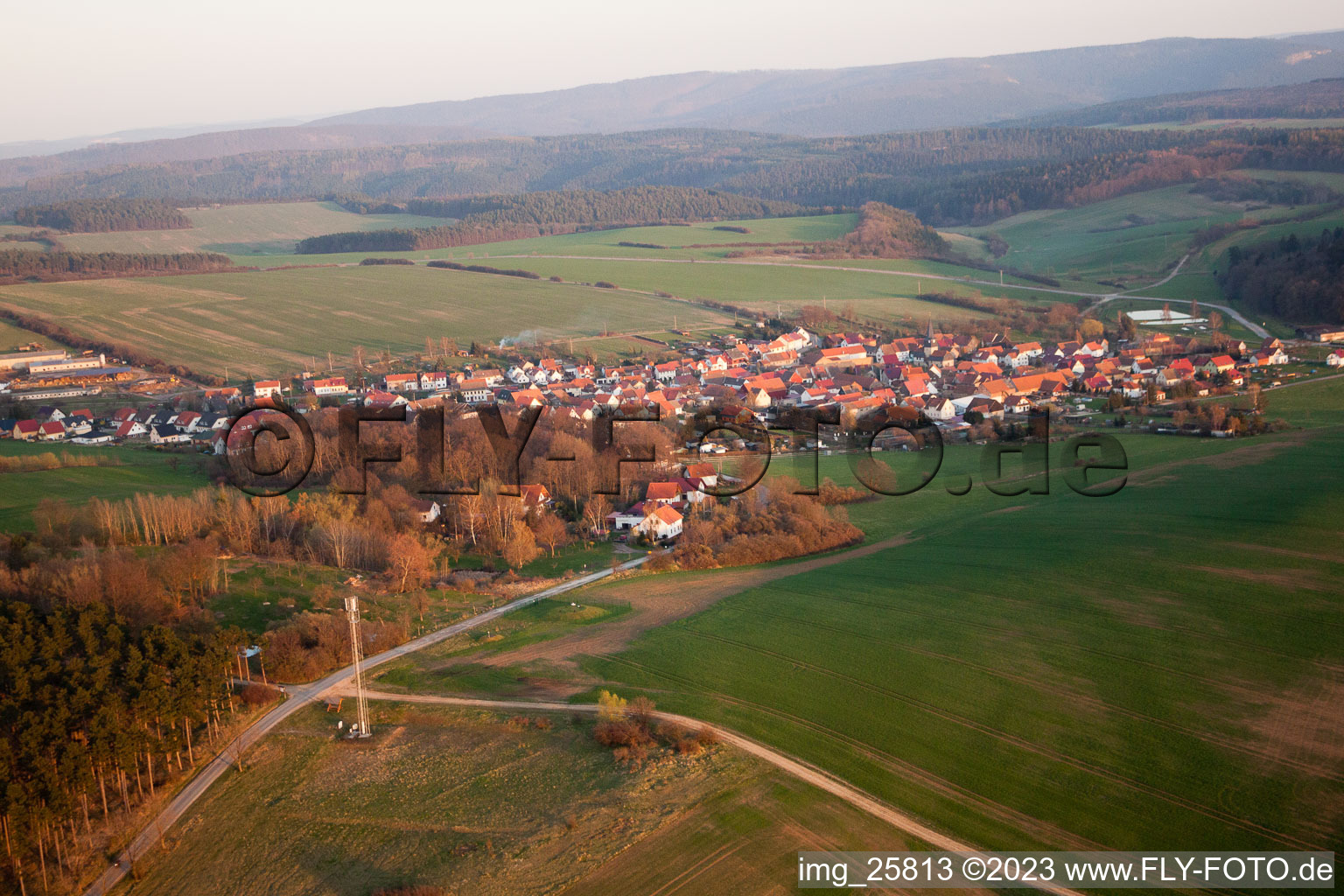 Vue aérienne de Vol cross-country vers le Wachsenburg à Holzhausen dans le département Thuringe, Allemagne