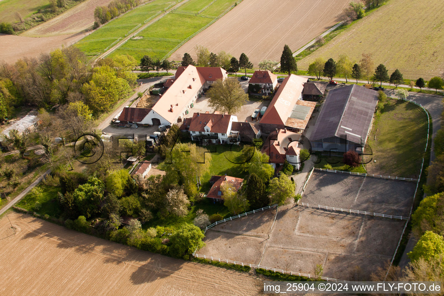 Rittnerthof à le quartier Durlach in Karlsruhe dans le département Bade-Wurtemberg, Allemagne vue d'en haut