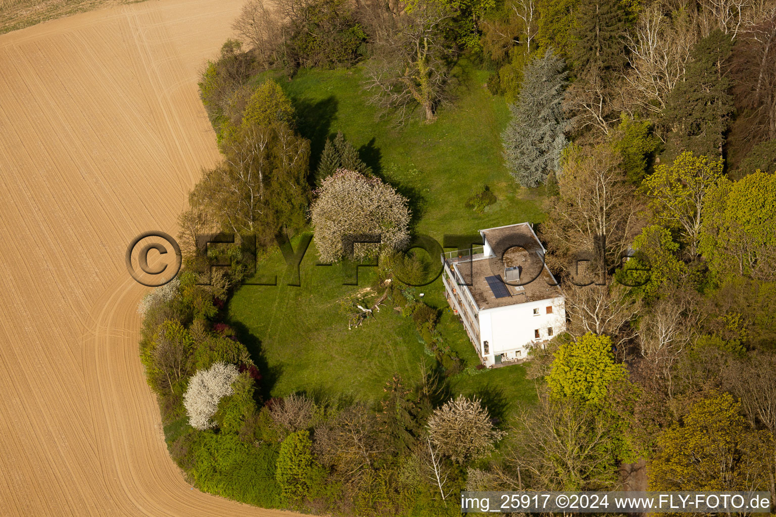 Vue aérienne de Rittnerthaus de la famille Bratzler, Jean-Ritzert-Straße 2 à le quartier Durlach in Karlsruhe dans le département Bade-Wurtemberg, Allemagne