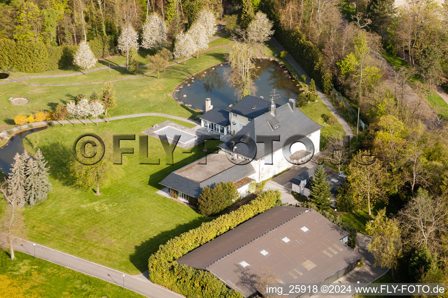 Ancienne villa de forgeron à le quartier Durlach in Karlsruhe dans le département Bade-Wurtemberg, Allemagne d'en haut