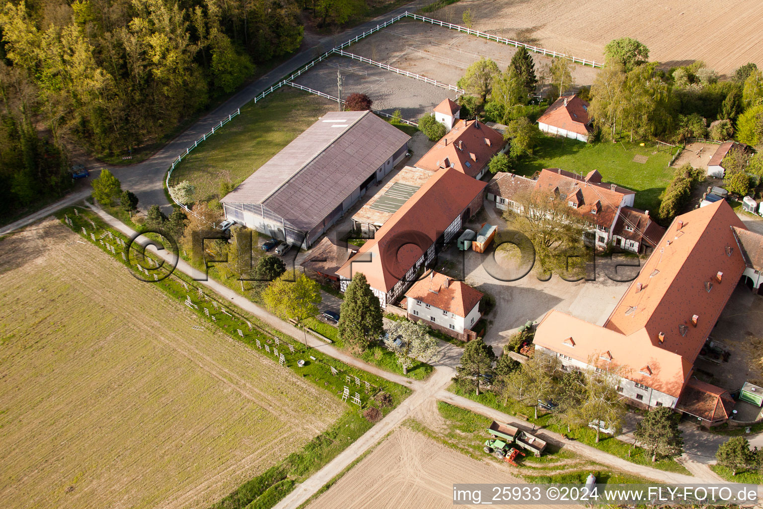 Rittnerthof à le quartier Durlach in Karlsruhe dans le département Bade-Wurtemberg, Allemagne vue du ciel