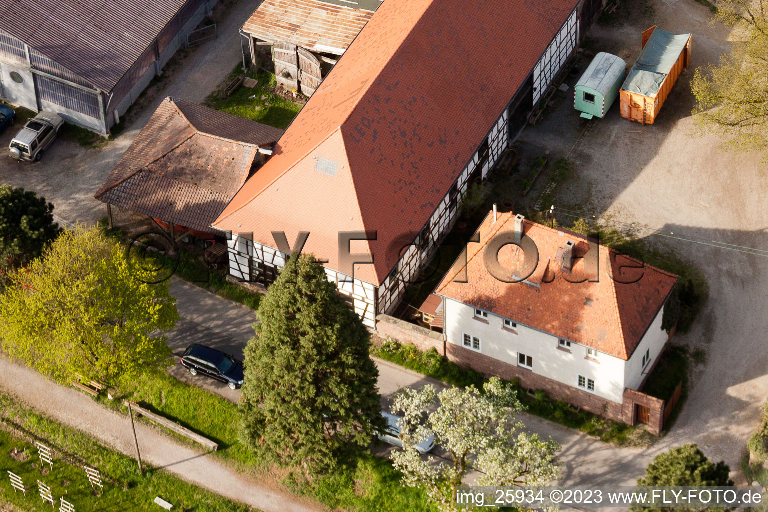 Enregistrement par drone de Rittnerthof à le quartier Durlach in Karlsruhe dans le département Bade-Wurtemberg, Allemagne