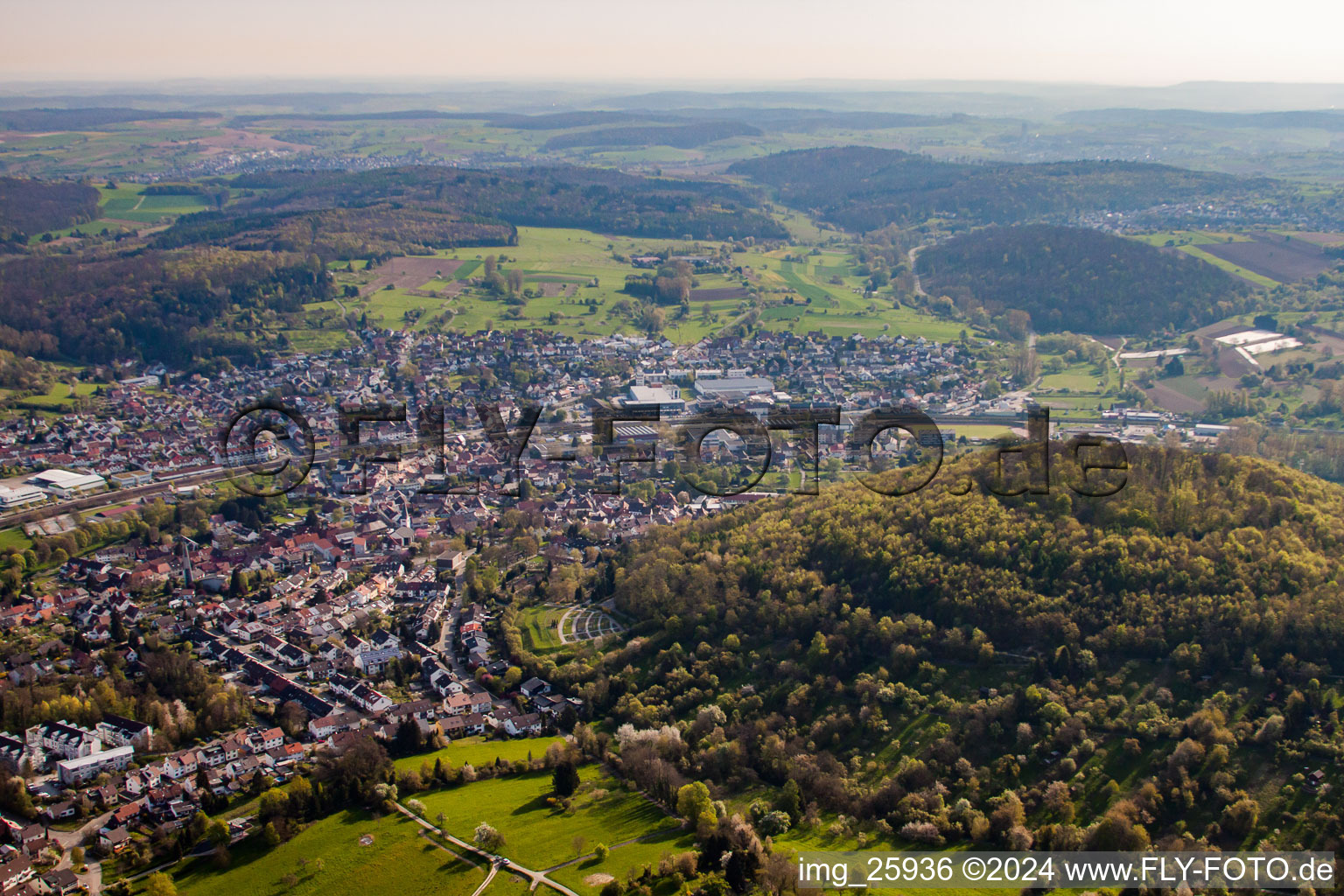 Vue aérienne de Du sud à le quartier Berghausen in Pfinztal dans le département Bade-Wurtemberg, Allemagne