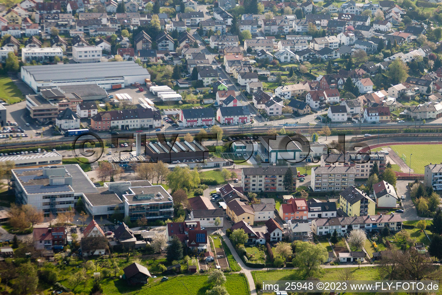 Vue aérienne de Ludwig-Marum-Gymnasium Pfinztal à le quartier Berghausen in Pfinztal dans le département Bade-Wurtemberg, Allemagne