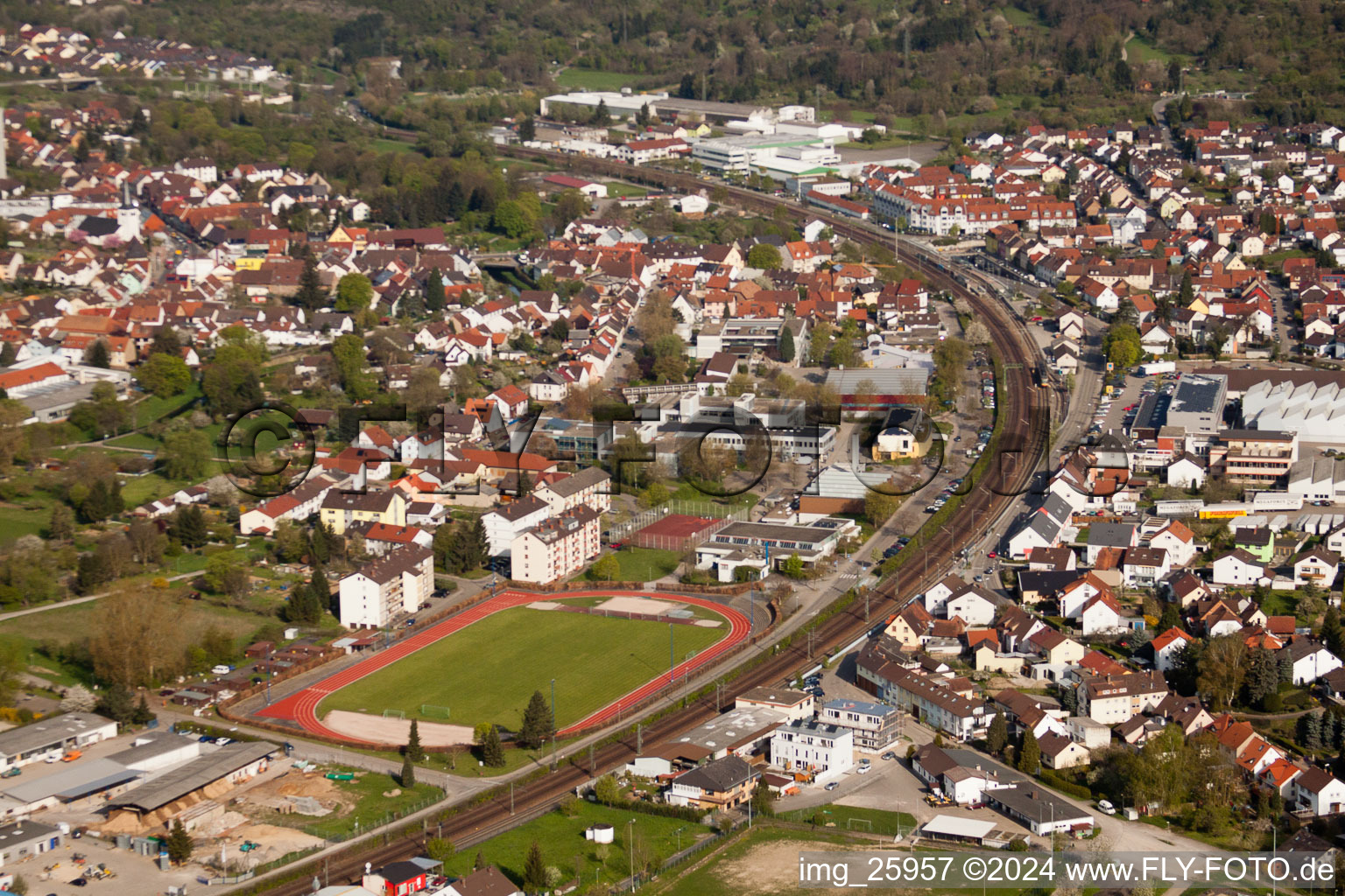 Vue aérienne de Ludwig-Marum-Gymnasium Pfinztal à le quartier Berghausen in Pfinztal dans le département Bade-Wurtemberg, Allemagne