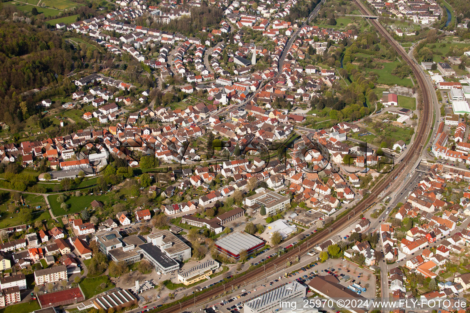 Ludwig-Marum-Gymnasium Pfinztal à le quartier Berghausen in Pfinztal dans le département Bade-Wurtemberg, Allemagne hors des airs