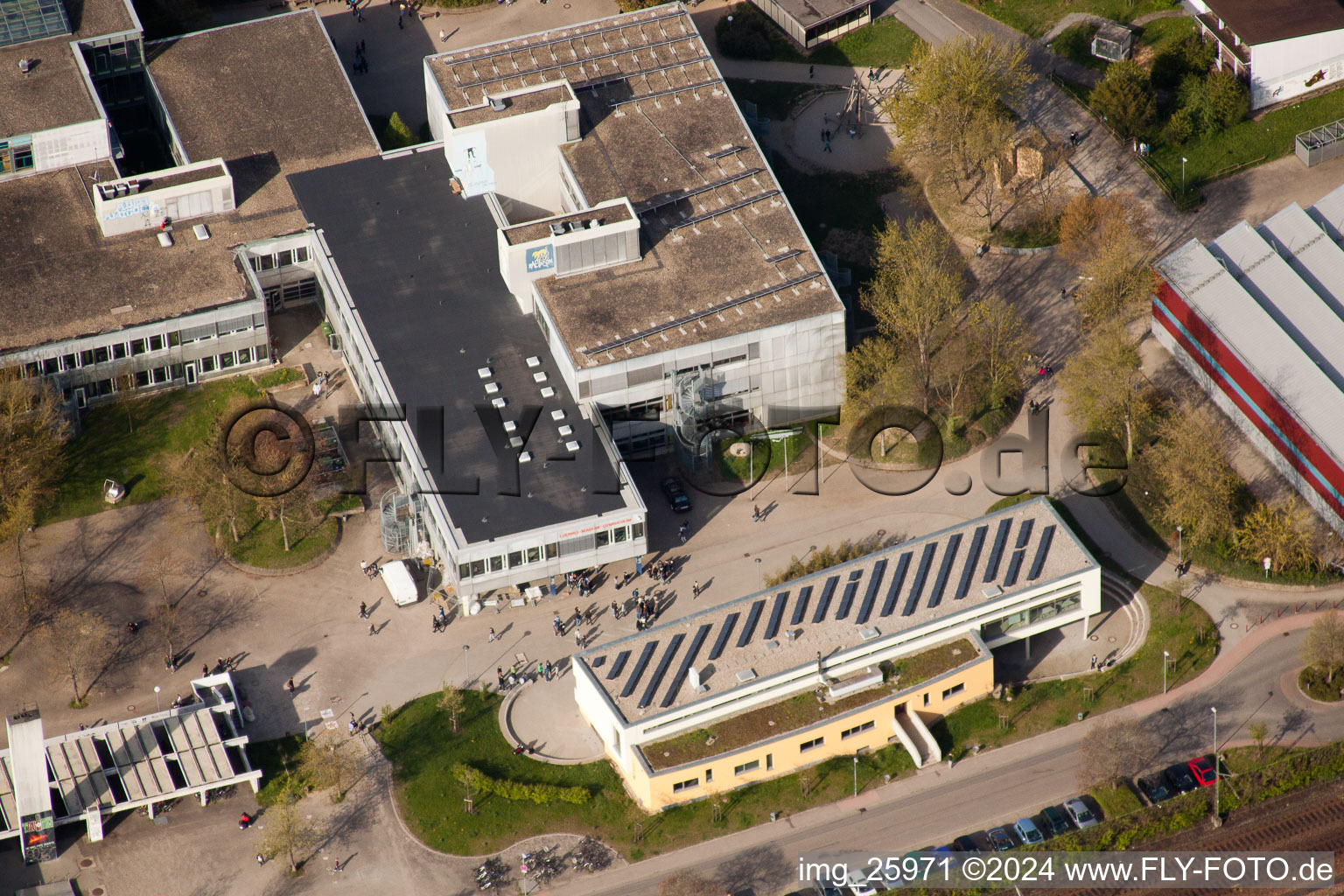 Ludwig-Marum-Gymnasium Pfinztal à le quartier Berghausen in Pfinztal dans le département Bade-Wurtemberg, Allemagne vue d'en haut