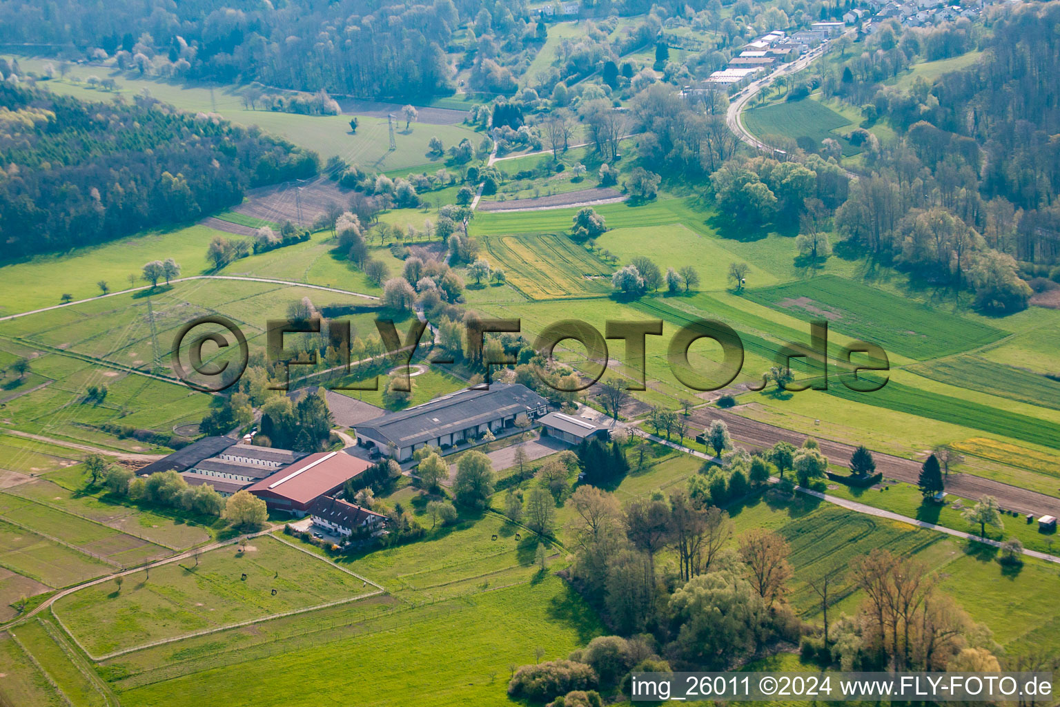 Vue oblique de AG Protection des Animaux Chevaux & Co à le quartier Wöschbach in Pfinztal dans le département Bade-Wurtemberg, Allemagne