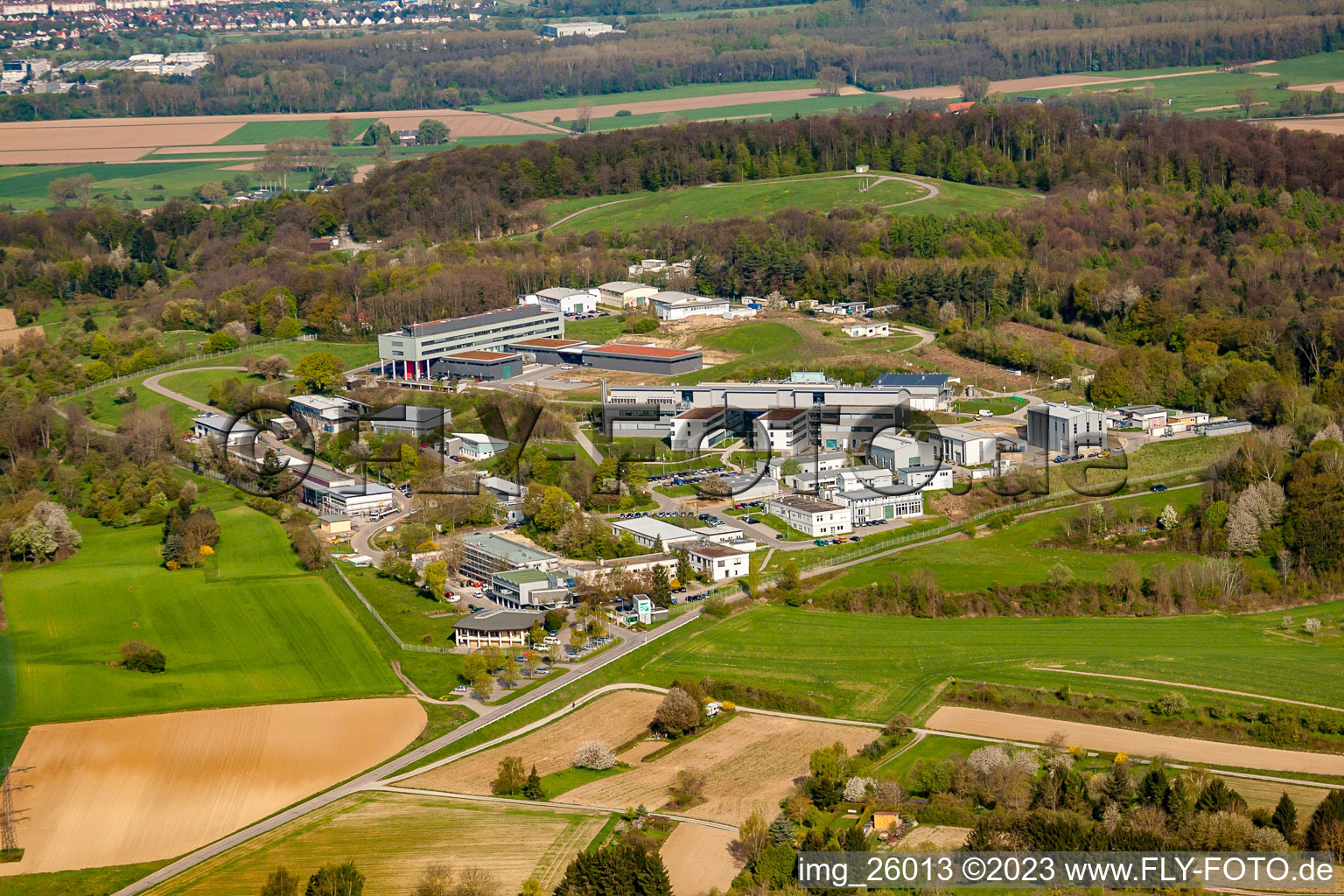 Vue aérienne de Institut Fraunhofer de technologie chimique (TIC) à le quartier Berghausen in Pfinztal dans le département Bade-Wurtemberg, Allemagne