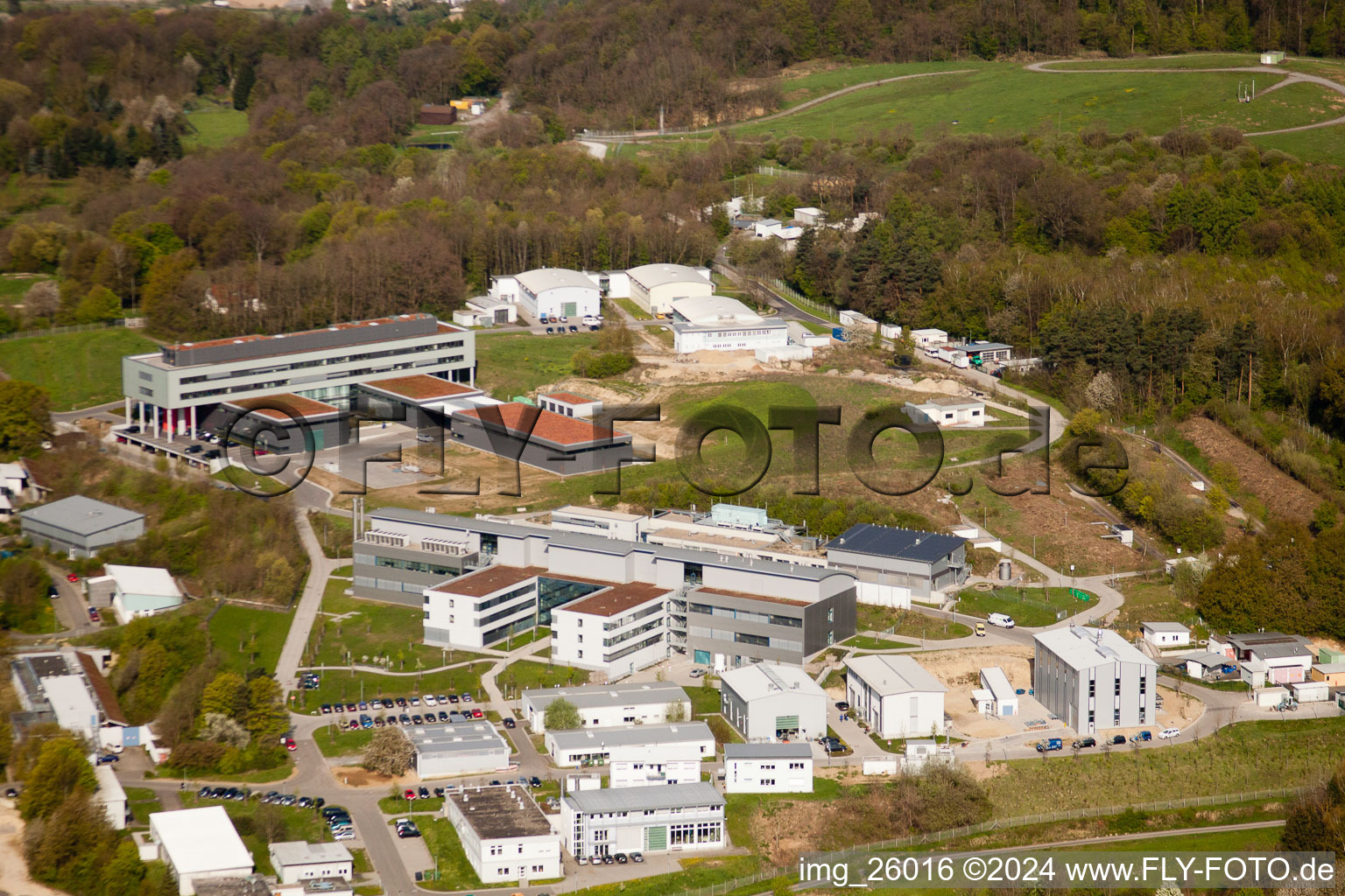 Vue oblique de Institut Fraunhofer de technologie chimique (TIC) à le quartier Berghausen in Pfinztal dans le département Bade-Wurtemberg, Allemagne