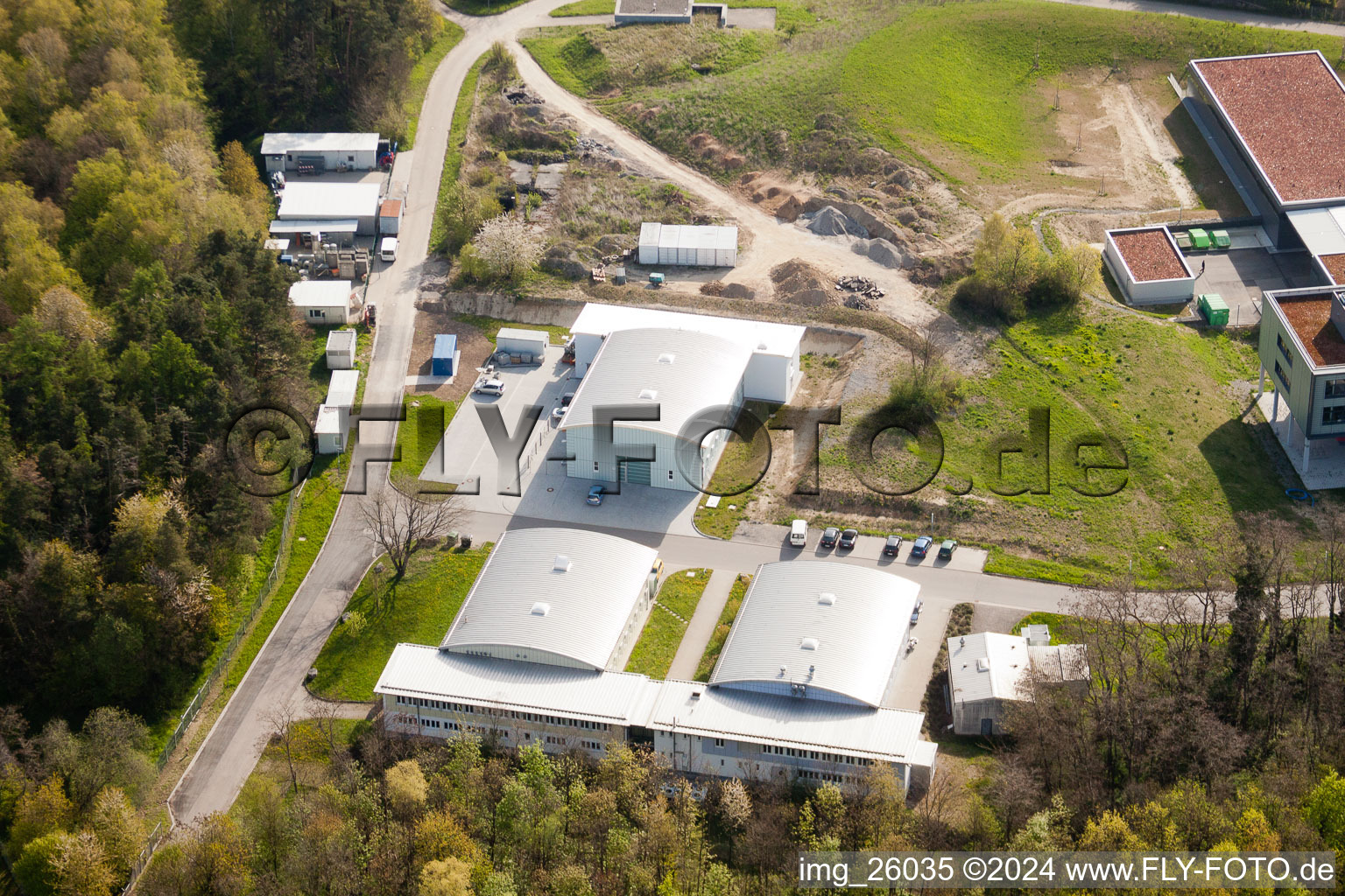 Pfinztal, Institut Fraunhofer de technologie chimique (TIC) à le quartier Grötzingen in Karlsruhe dans le département Bade-Wurtemberg, Allemagne du point de vue du drone