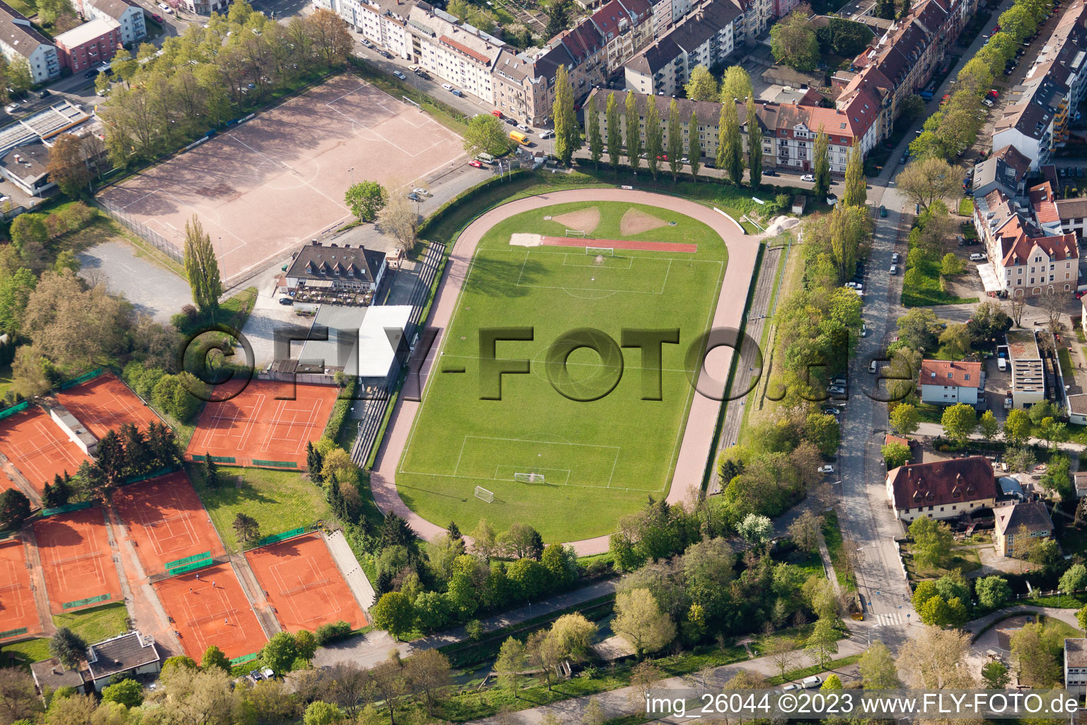 Vue aérienne de Stade du Turmberg à le quartier Durlach in Karlsruhe dans le département Bade-Wurtemberg, Allemagne