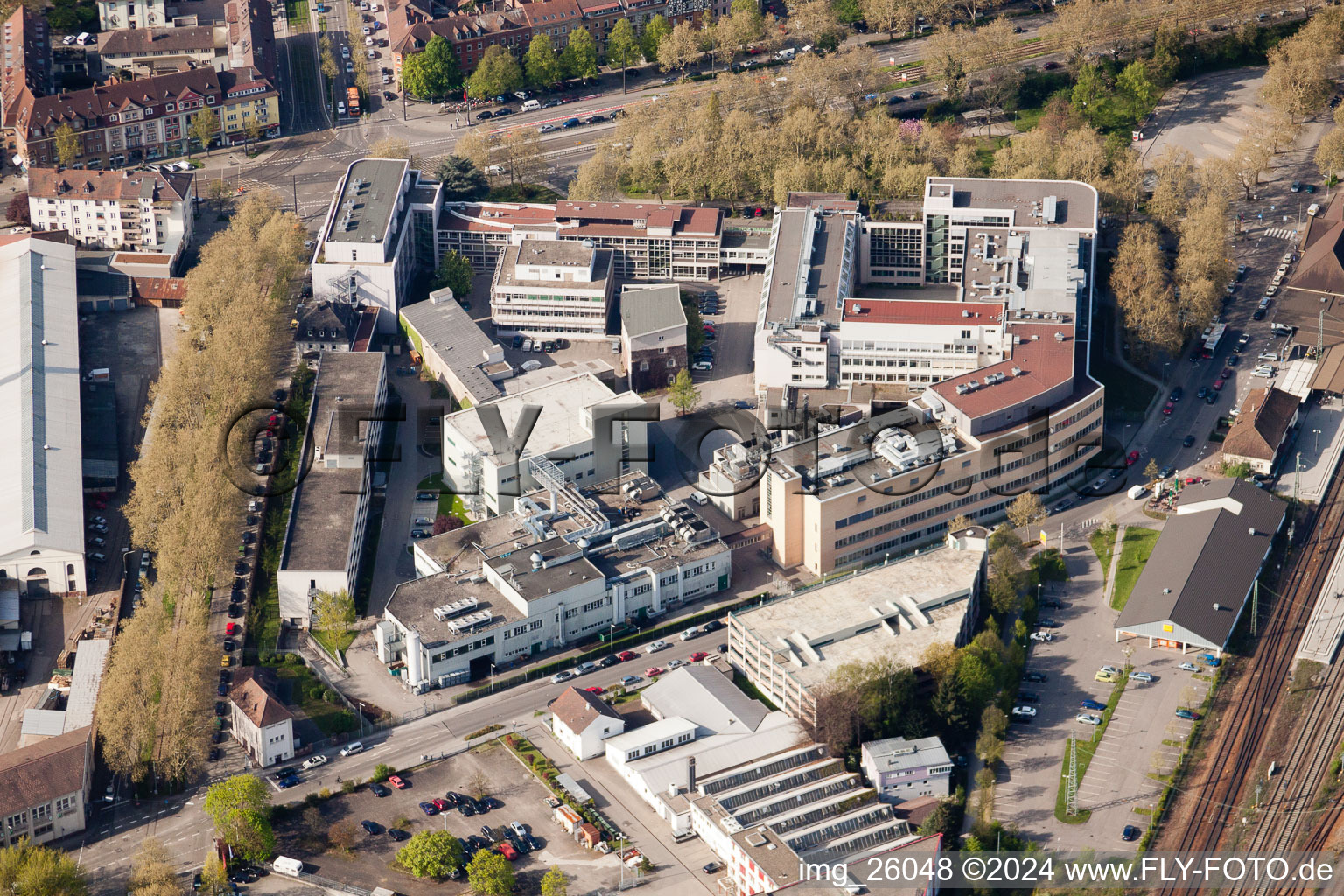 Vue aérienne de Dr. Willmar Schwabe Pharma GmbH à le quartier Durlach in Karlsruhe dans le département Bade-Wurtemberg, Allemagne