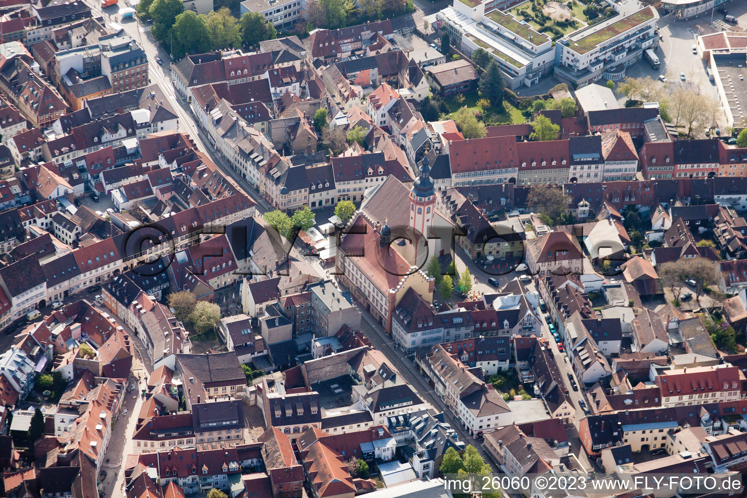 Vue aérienne de Église de la ville à le quartier Durlach in Karlsruhe dans le département Bade-Wurtemberg, Allemagne