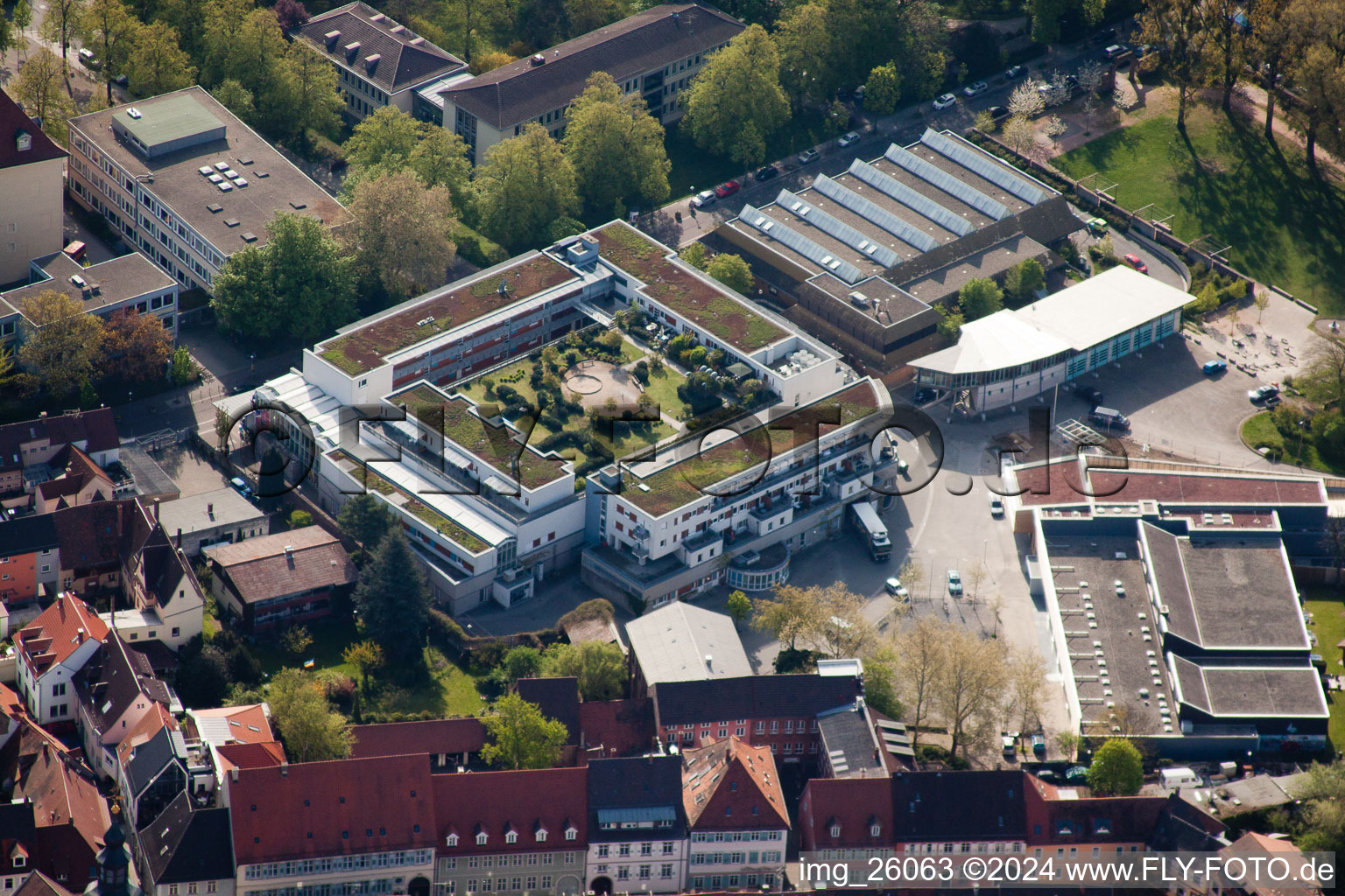 Vue aérienne de Zone commerciale et implantation d'entreprise à le quartier Durlach in Karlsruhe dans le département Bade-Wurtemberg, Allemagne