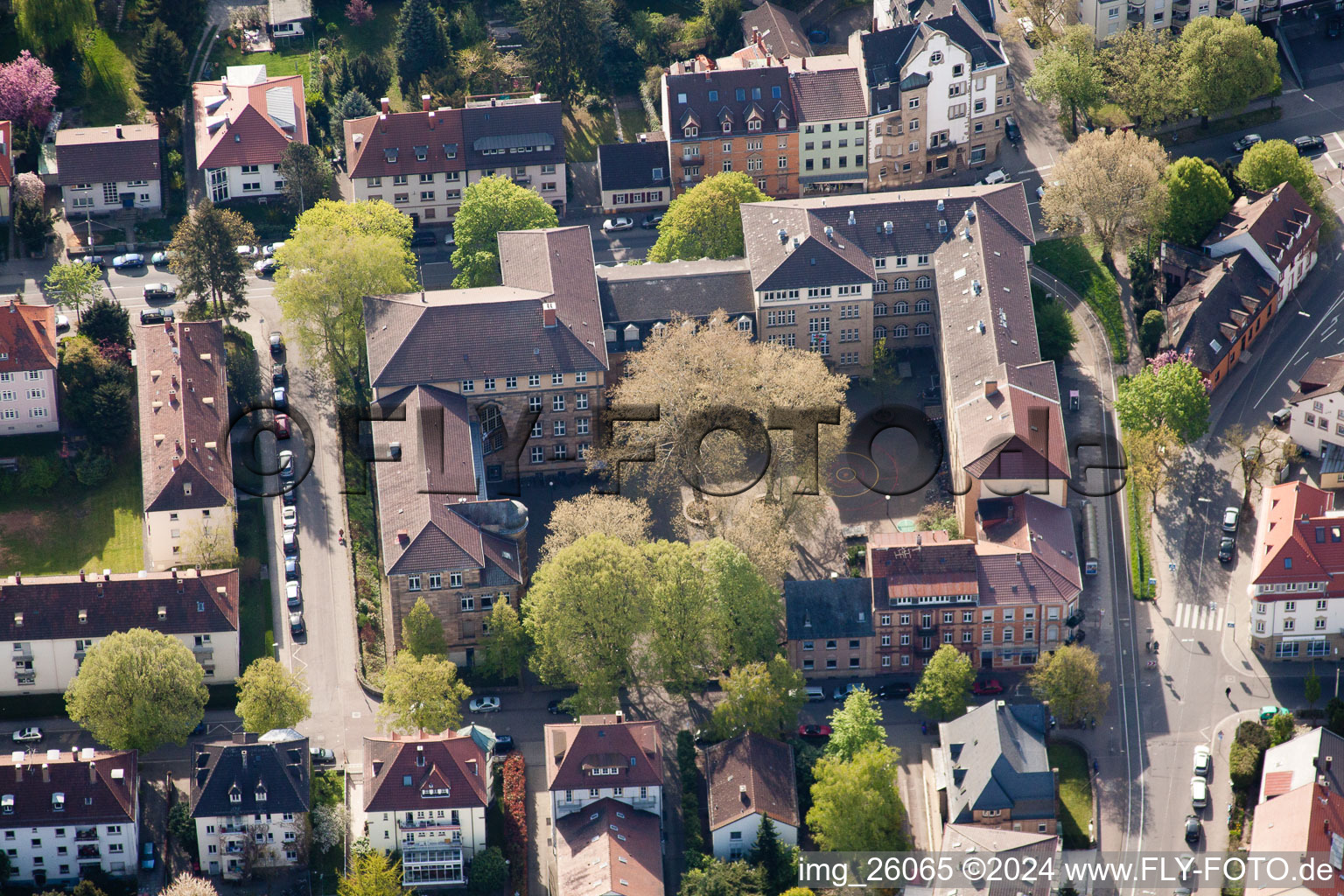 Vue aérienne de Lycée Margrave à le quartier Durlach in Karlsruhe dans le département Bade-Wurtemberg, Allemagne