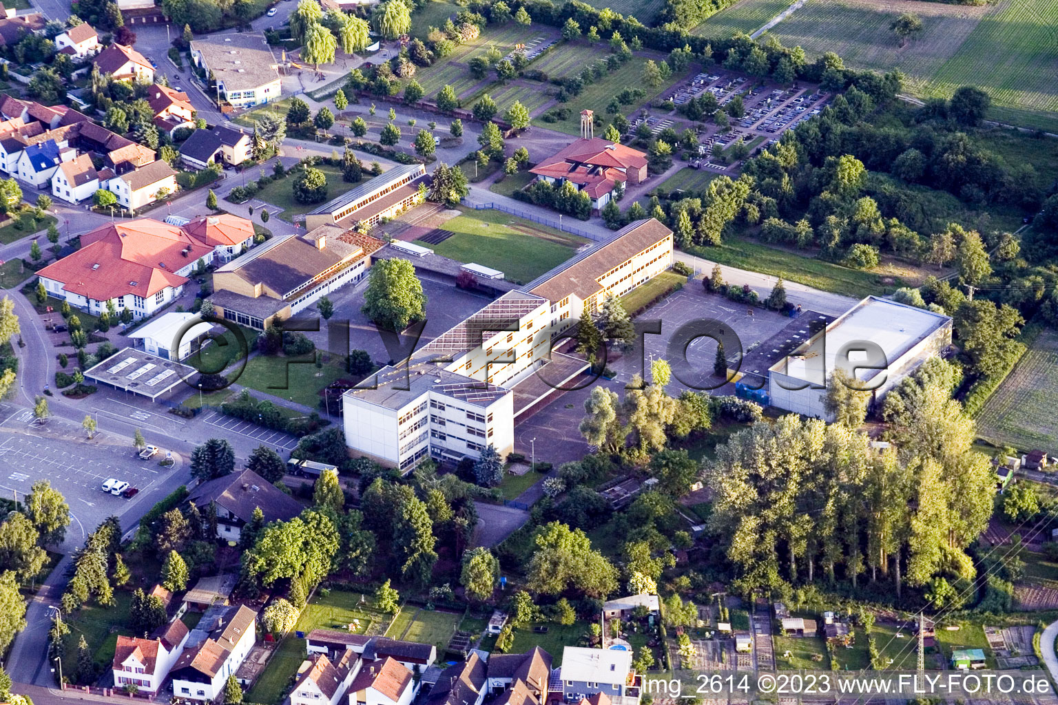 Vue aérienne de Centre scolaire à Hagenbach dans le département Rhénanie-Palatinat, Allemagne