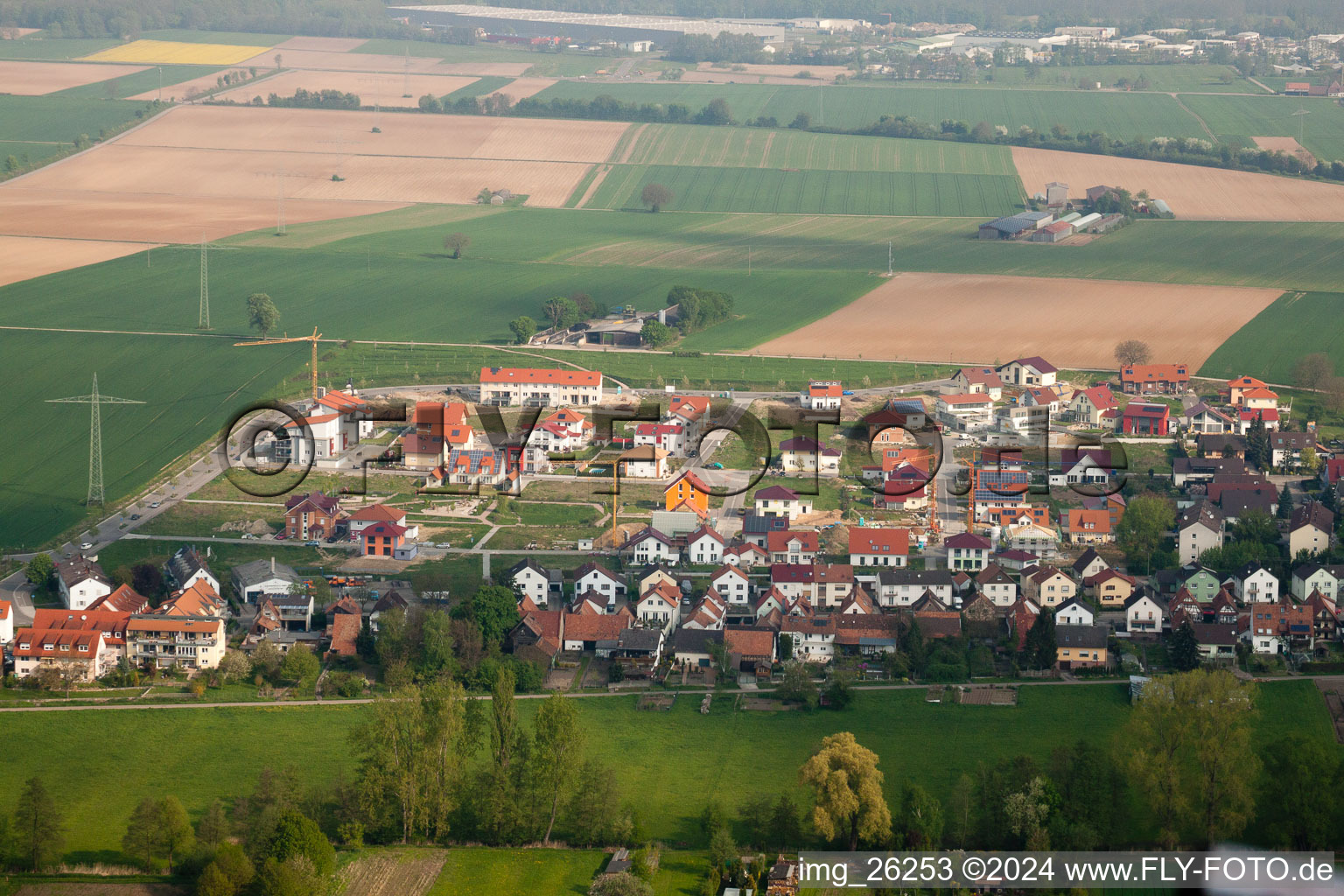 Chemin élevé à Kandel dans le département Rhénanie-Palatinat, Allemagne vue d'en haut