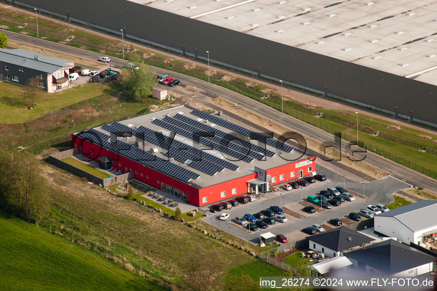 Vue aérienne de Bienwald-Fitnessworld dans la zone industrielle de Horst à le quartier Minderslachen in Kandel dans le département Rhénanie-Palatinat, Allemagne