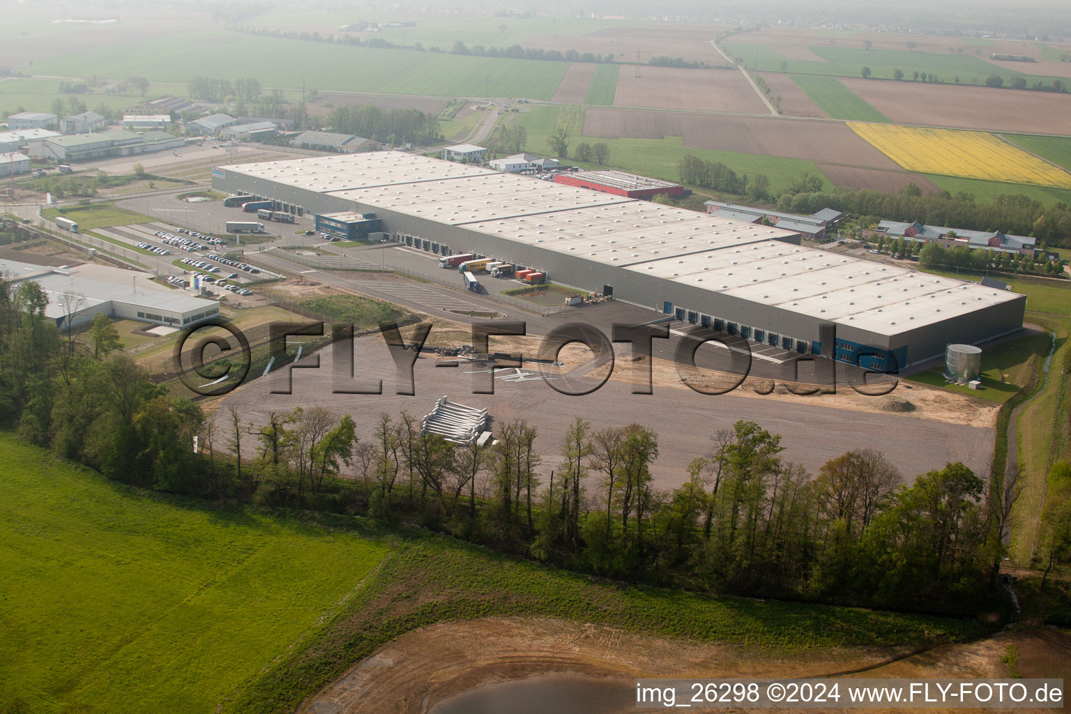 Vue aérienne de Centre logistique de Gazely dans la zone industrielle de Horst à le quartier Minderslachen in Kandel dans le département Rhénanie-Palatinat, Allemagne