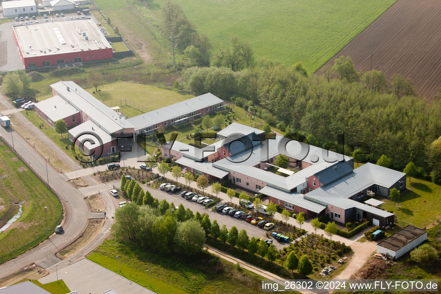 Vue aérienne de Moins de rires, maintien de la vie à le quartier Minderslachen in Kandel dans le département Rhénanie-Palatinat, Allemagne