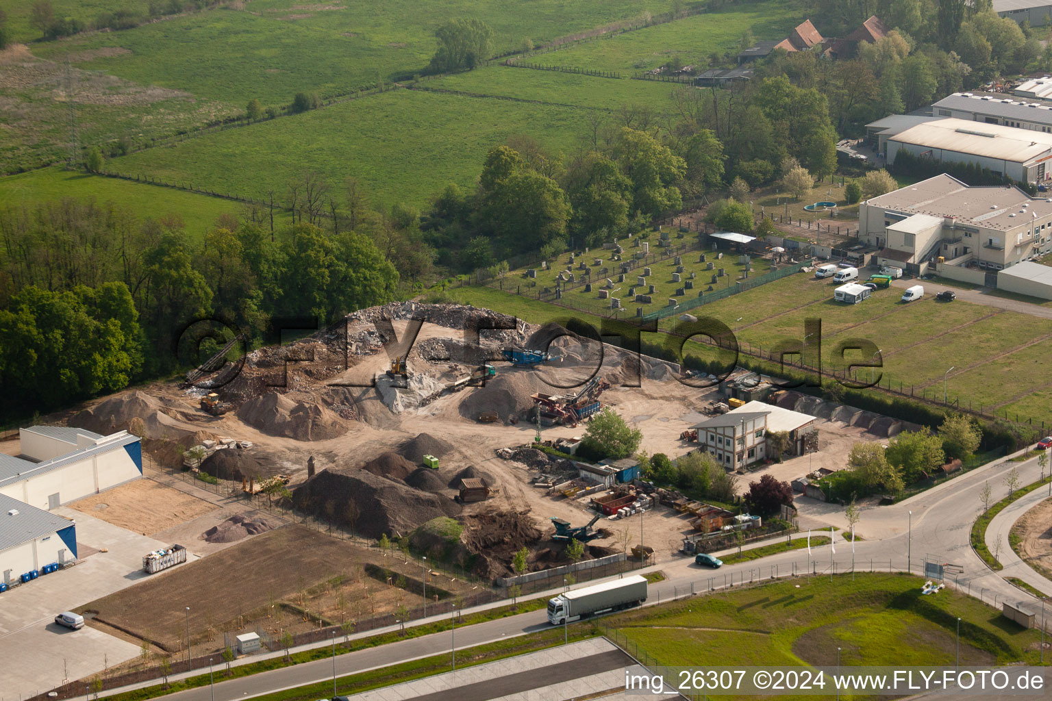 Vue aérienne de Recyclage Gaudier à le quartier Minderslachen in Kandel dans le département Rhénanie-Palatinat, Allemagne