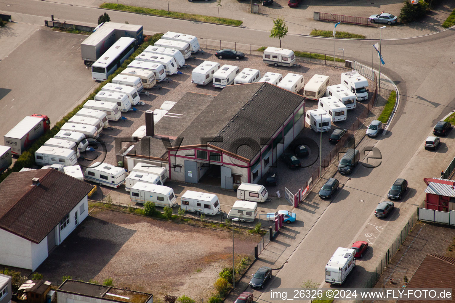 Vue aérienne de Caravane dans la zone commerciale de Horst à le quartier Minderslachen in Kandel dans le département Rhénanie-Palatinat, Allemagne