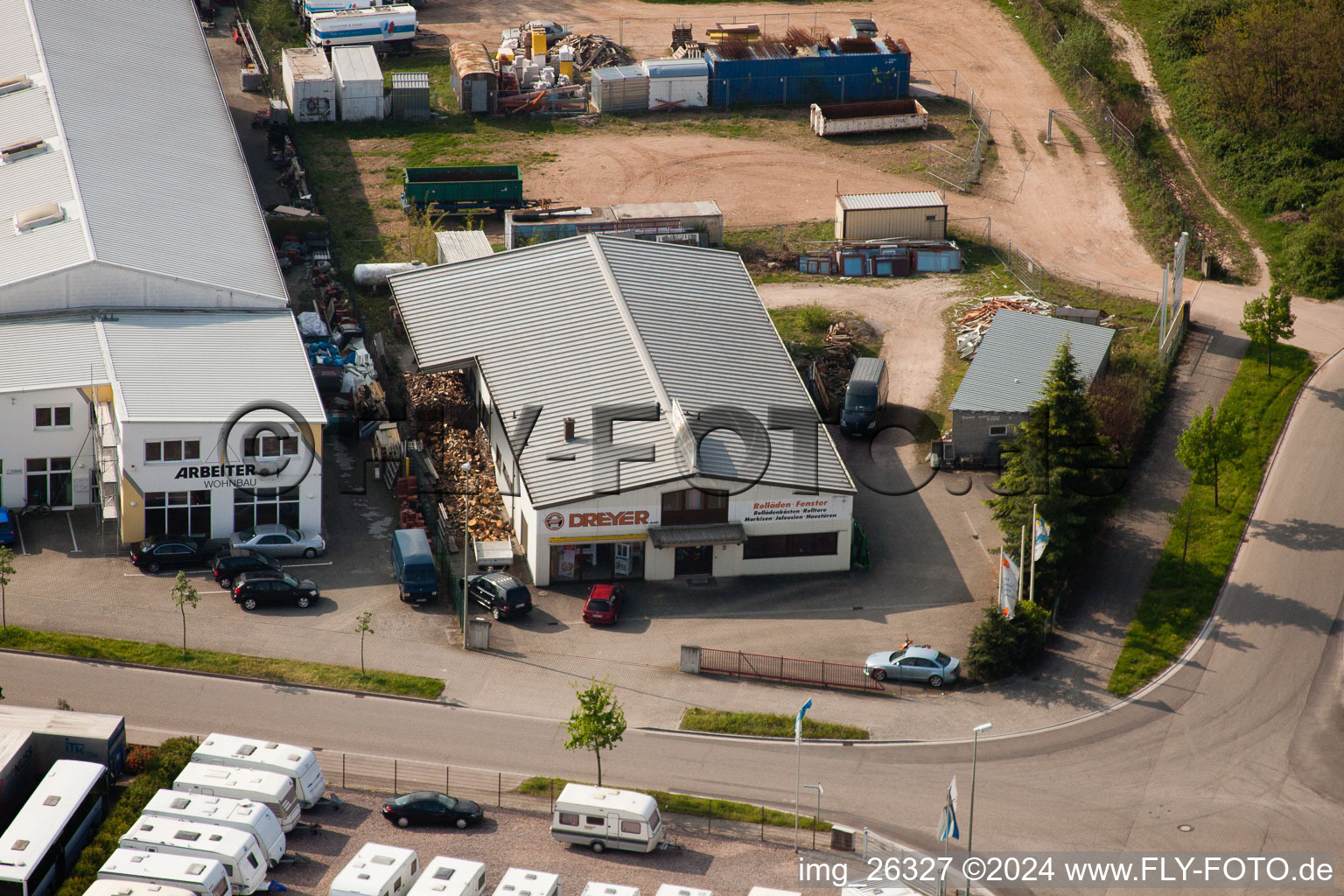 Vue aérienne de Volets roulants Dreyer dans la zone industrielle de Horst à le quartier Minderslachen in Kandel dans le département Rhénanie-Palatinat, Allemagne